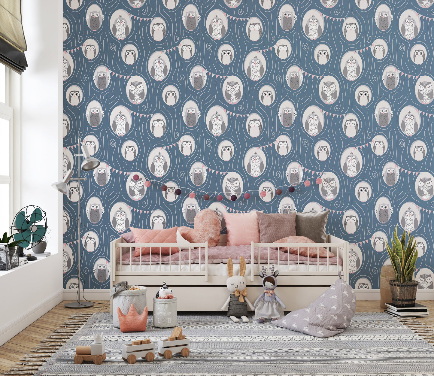 Lovely owl-themed wallpaper for walls