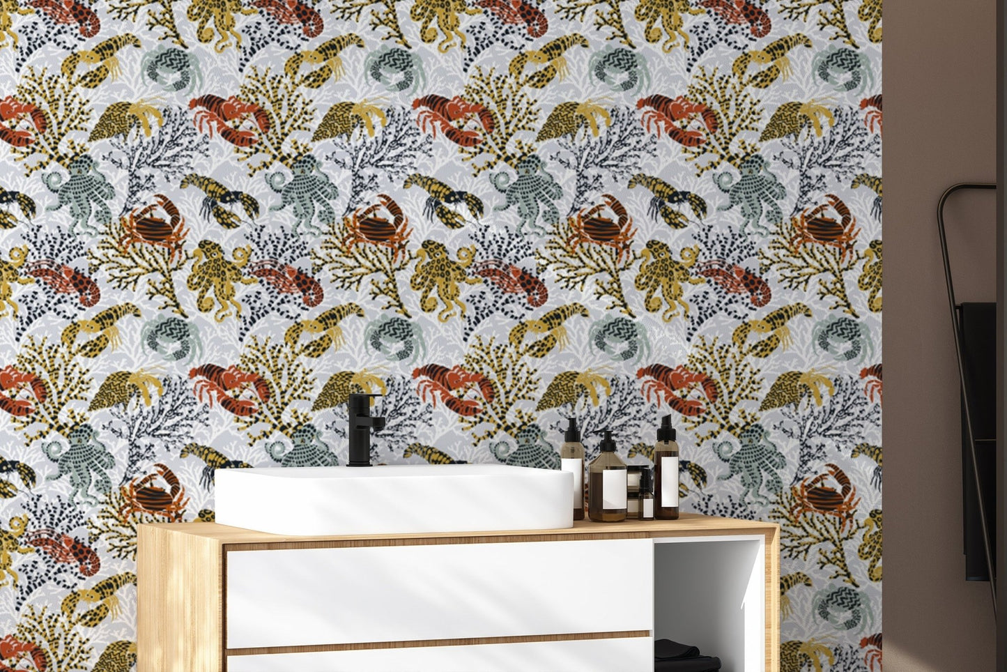 Luxurious Aquatic Life wallpaper with dynamic underwater details.