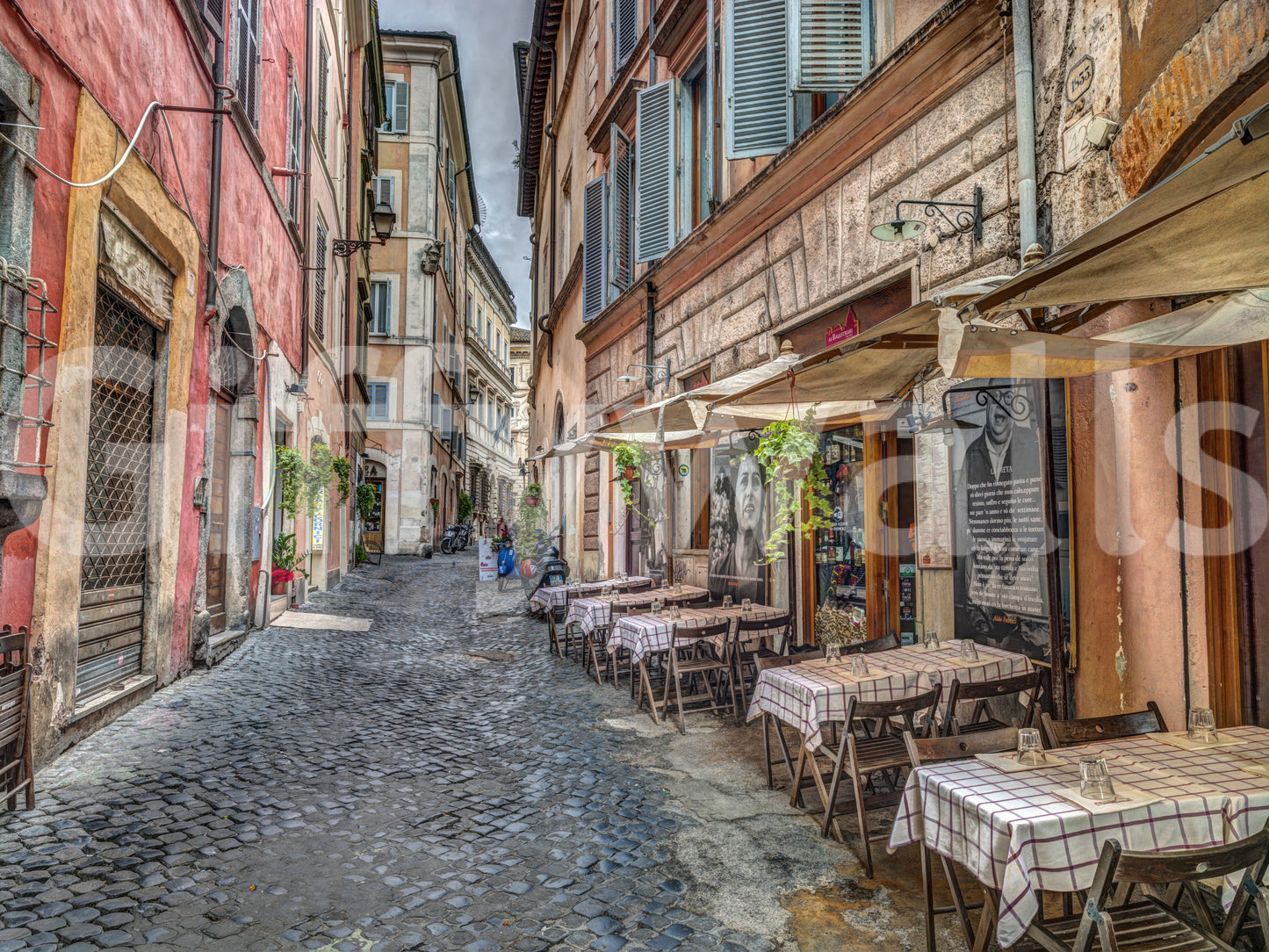 The mural captures a classic European moment.