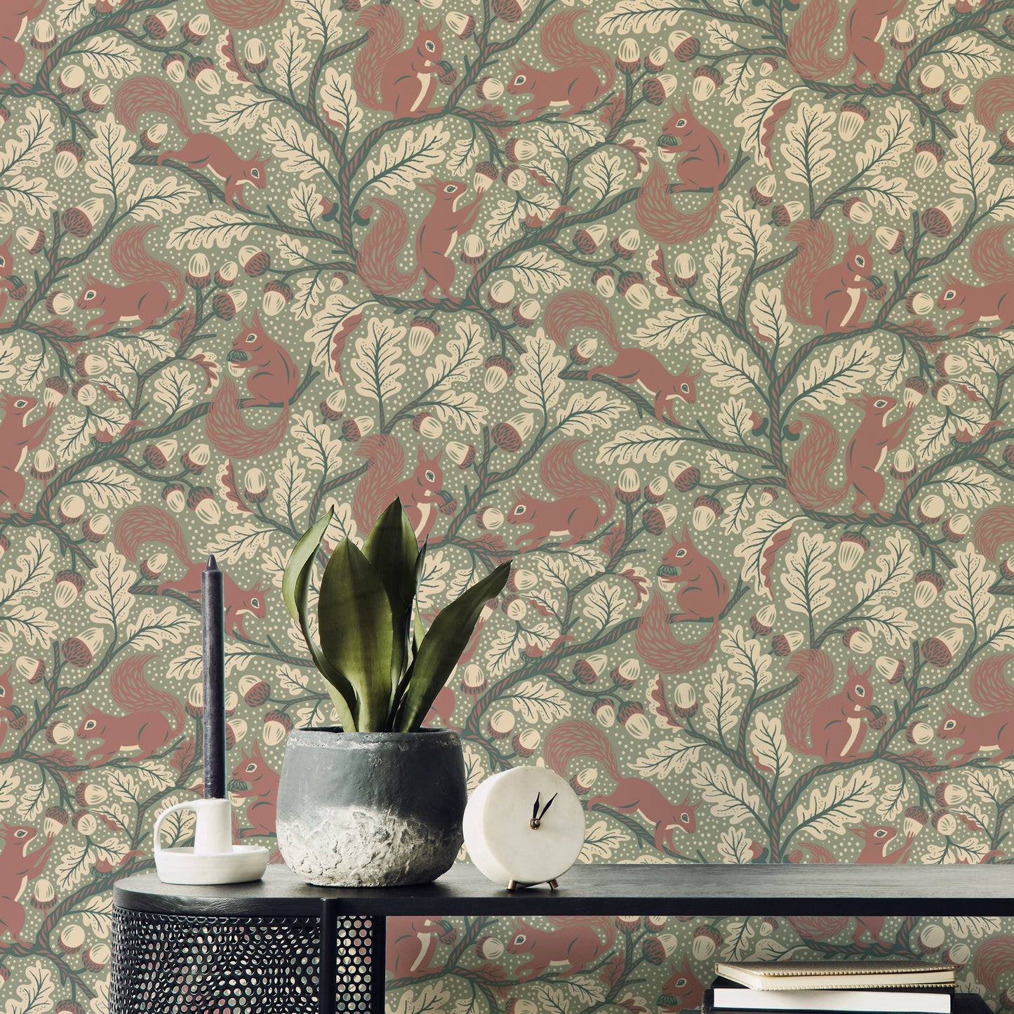 Squirrels in Oak tree - Green Wallpaper⁠