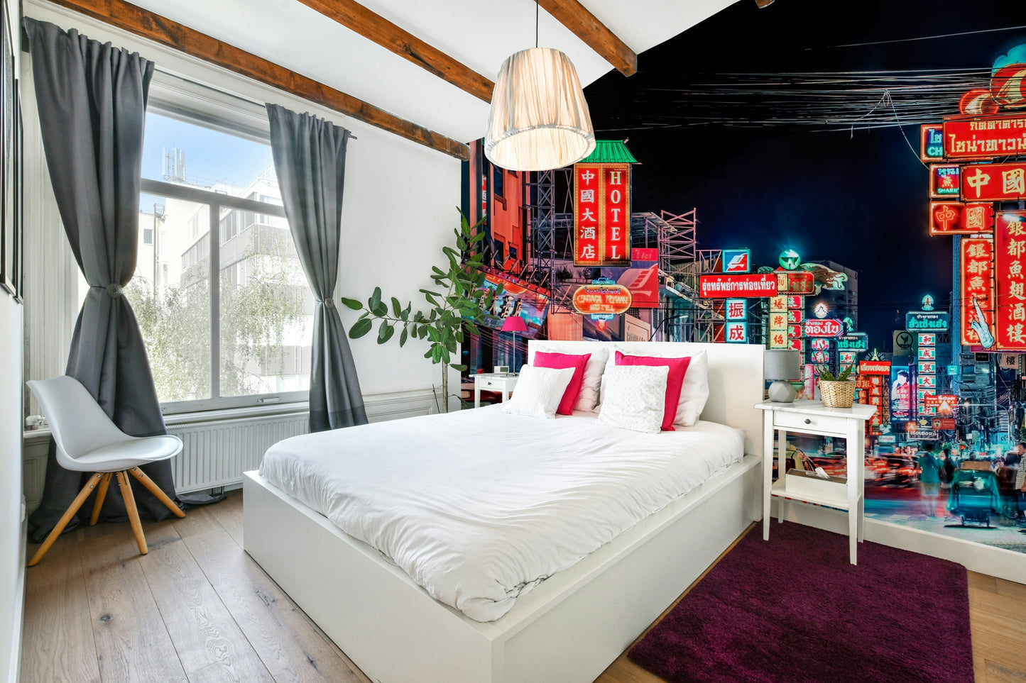 Nightlife scene in Bangkok with traffic flow

