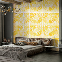 Cheerful daisy wallpaper in warm tones

