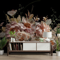 Blooming flowers mural with a nocturnal vibe

