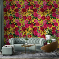 Stunning floral vintage wallpaper with vibrant roses.

