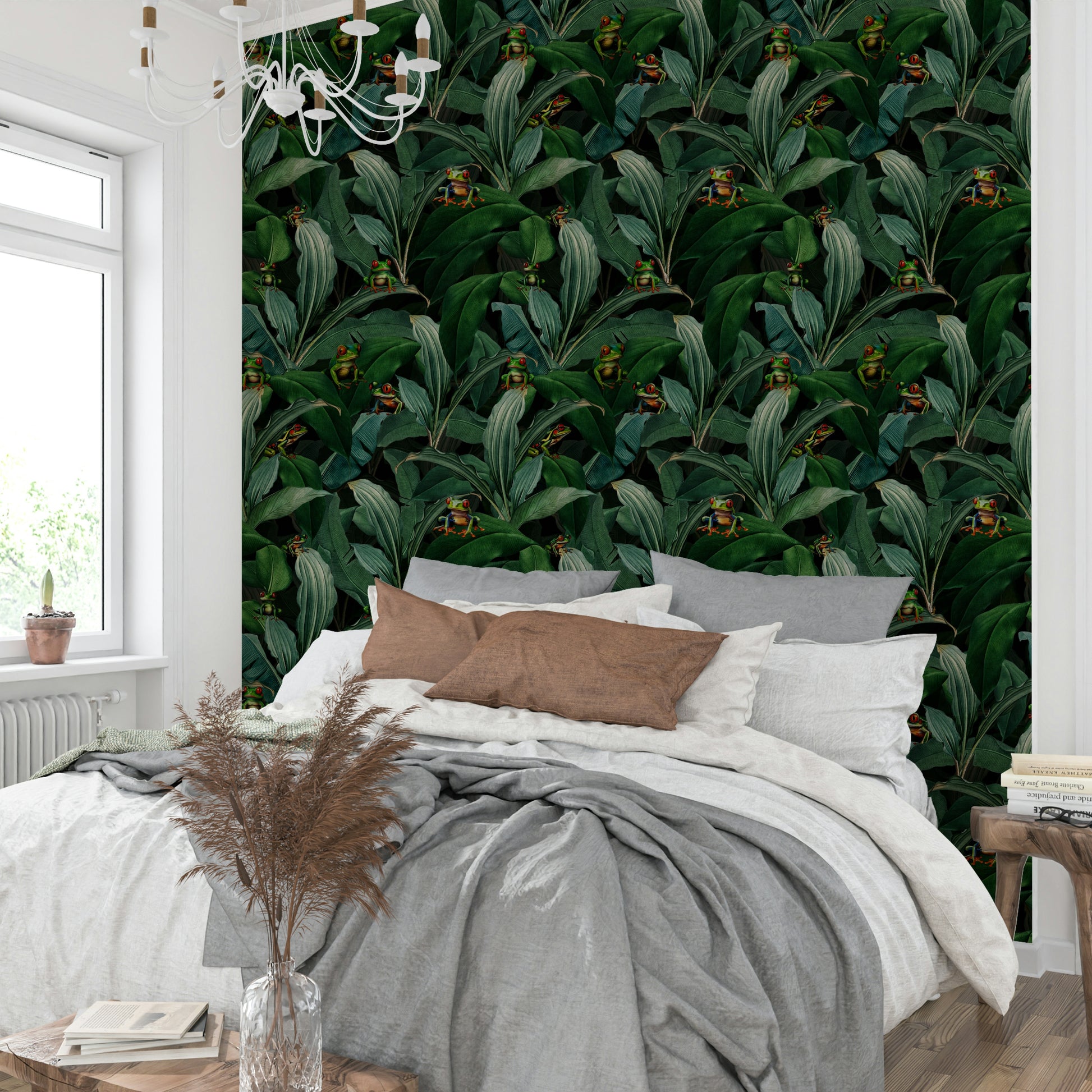 Jungle wallpaper featuring bold emerald eyes and tropical plants.

