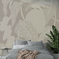 Quiet leaf pattern wallpaper in soft colors

