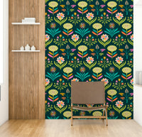 Dynamic and flowing leaf and flower shapes.

