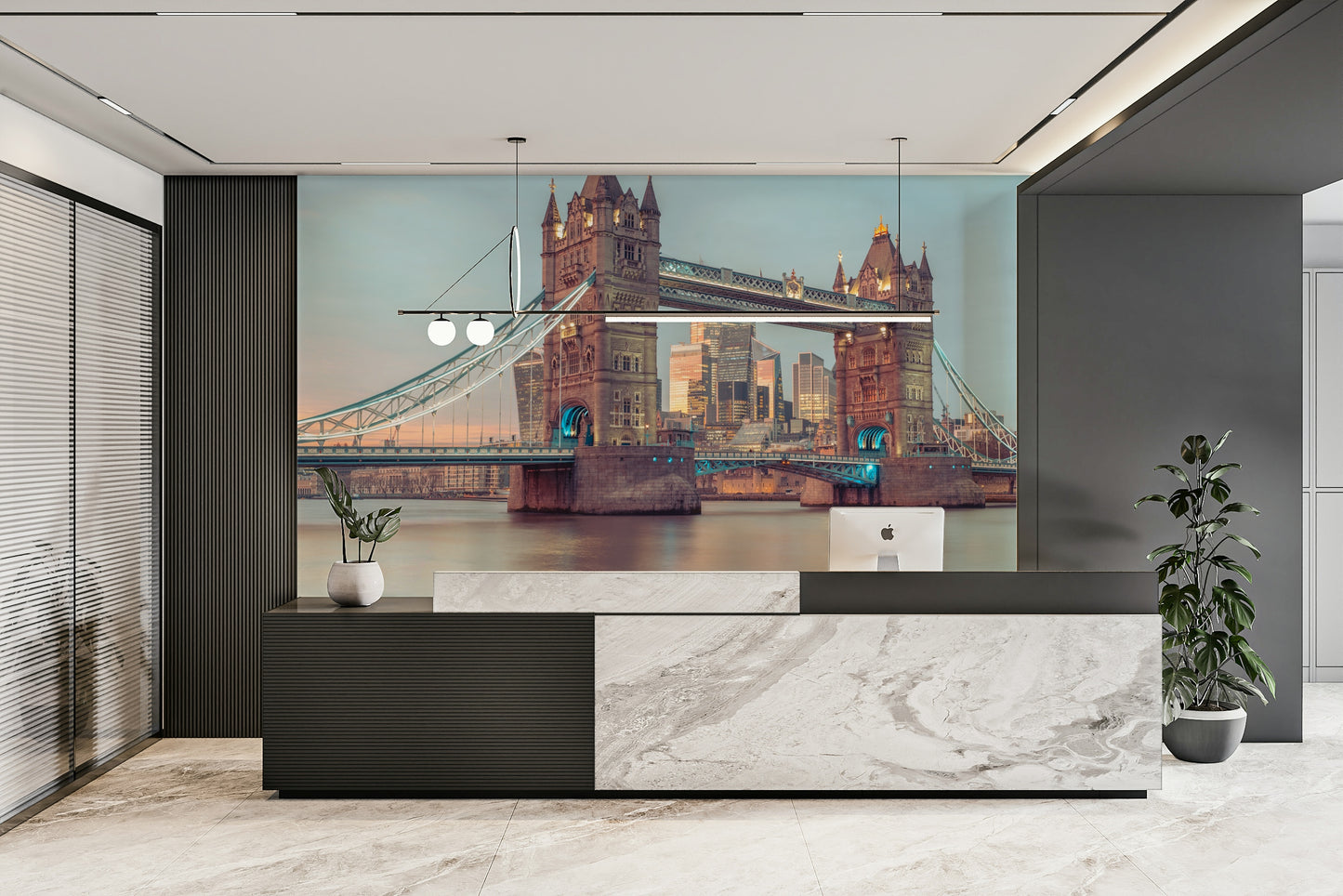 High-resolution image of Tower Bridge.

