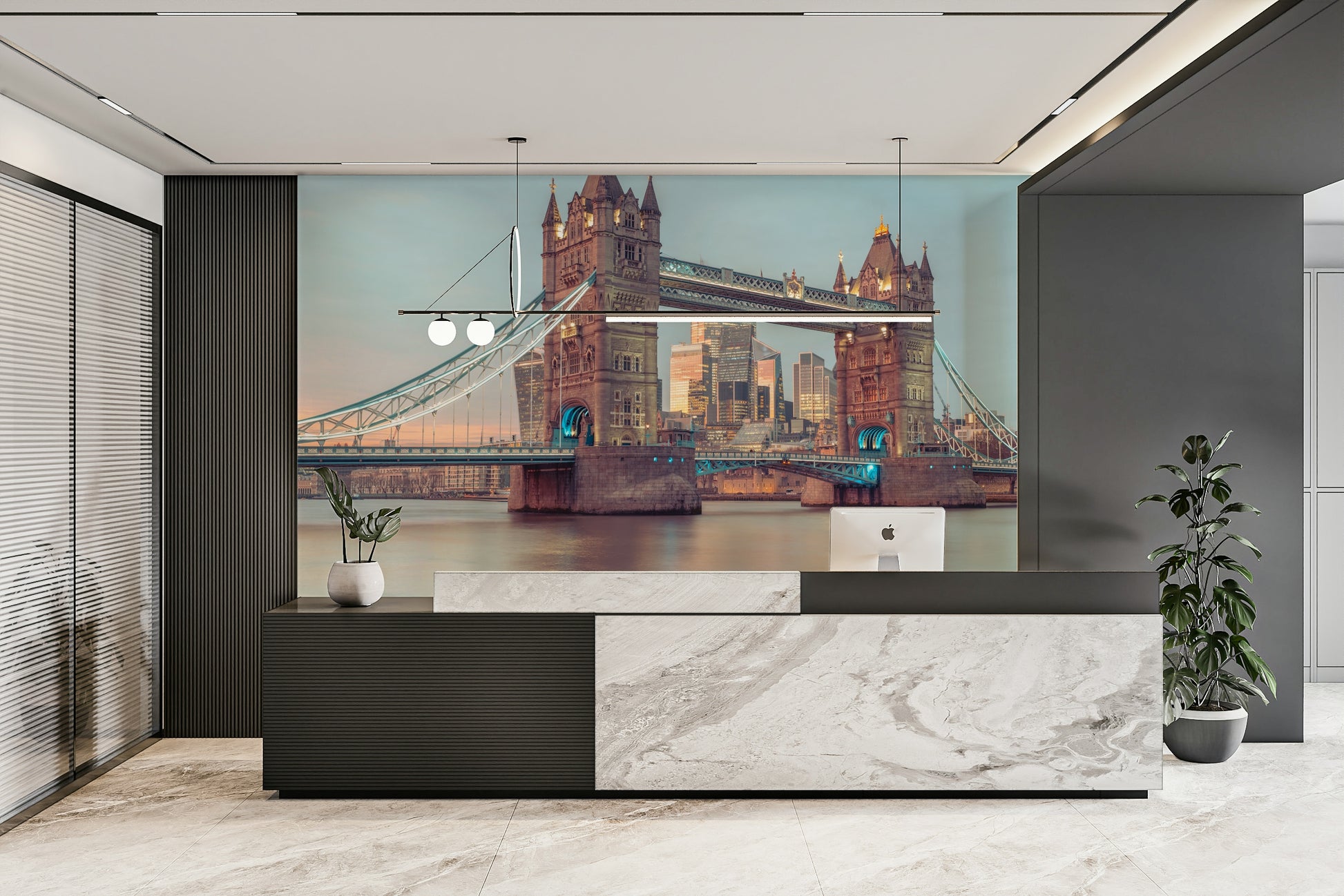 High-resolution image of Tower Bridge.

