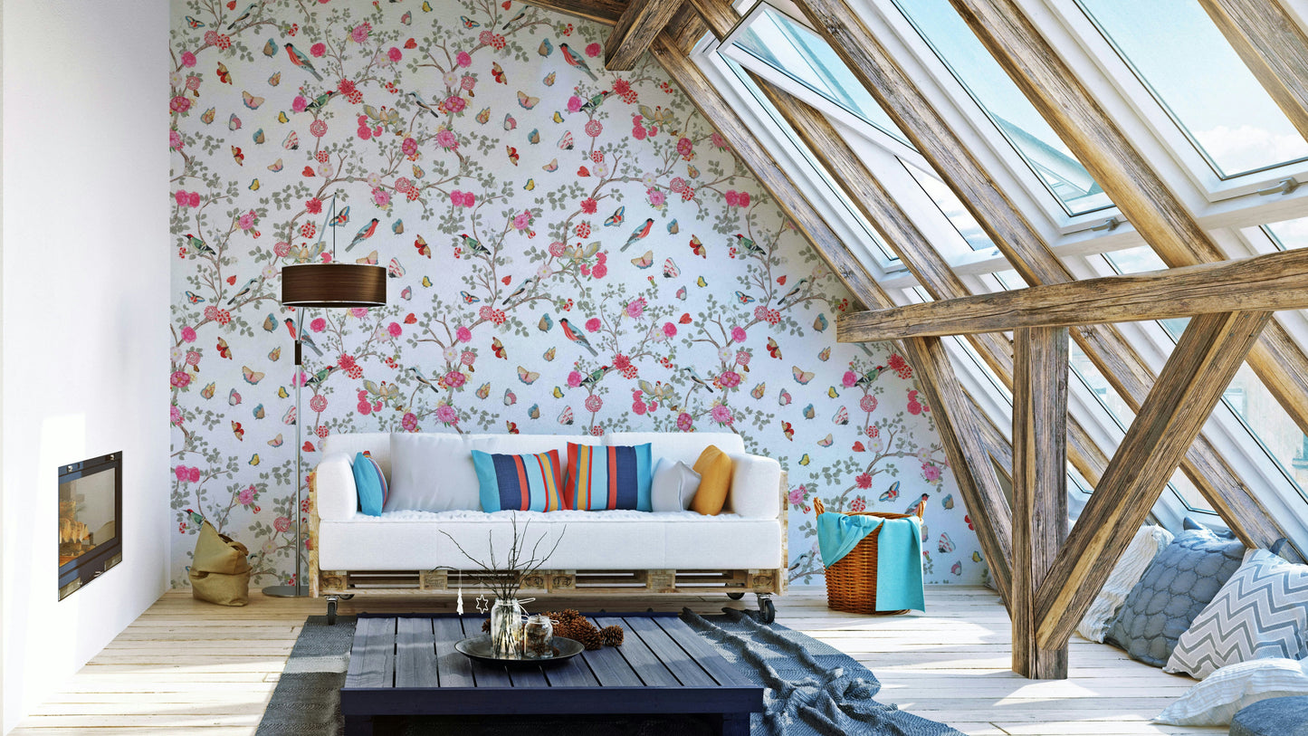 Delicate and intricate Chinoiserie design.

