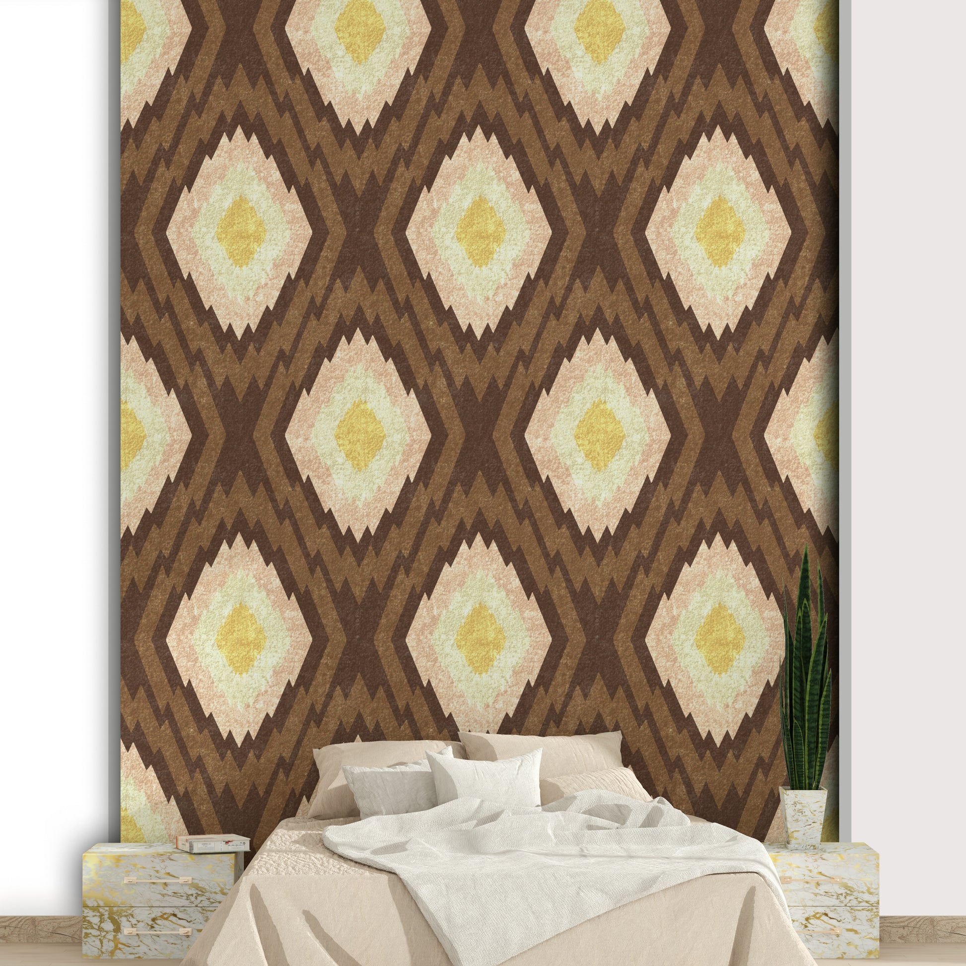 Features a distinctive zigzag or chevron pattern.
