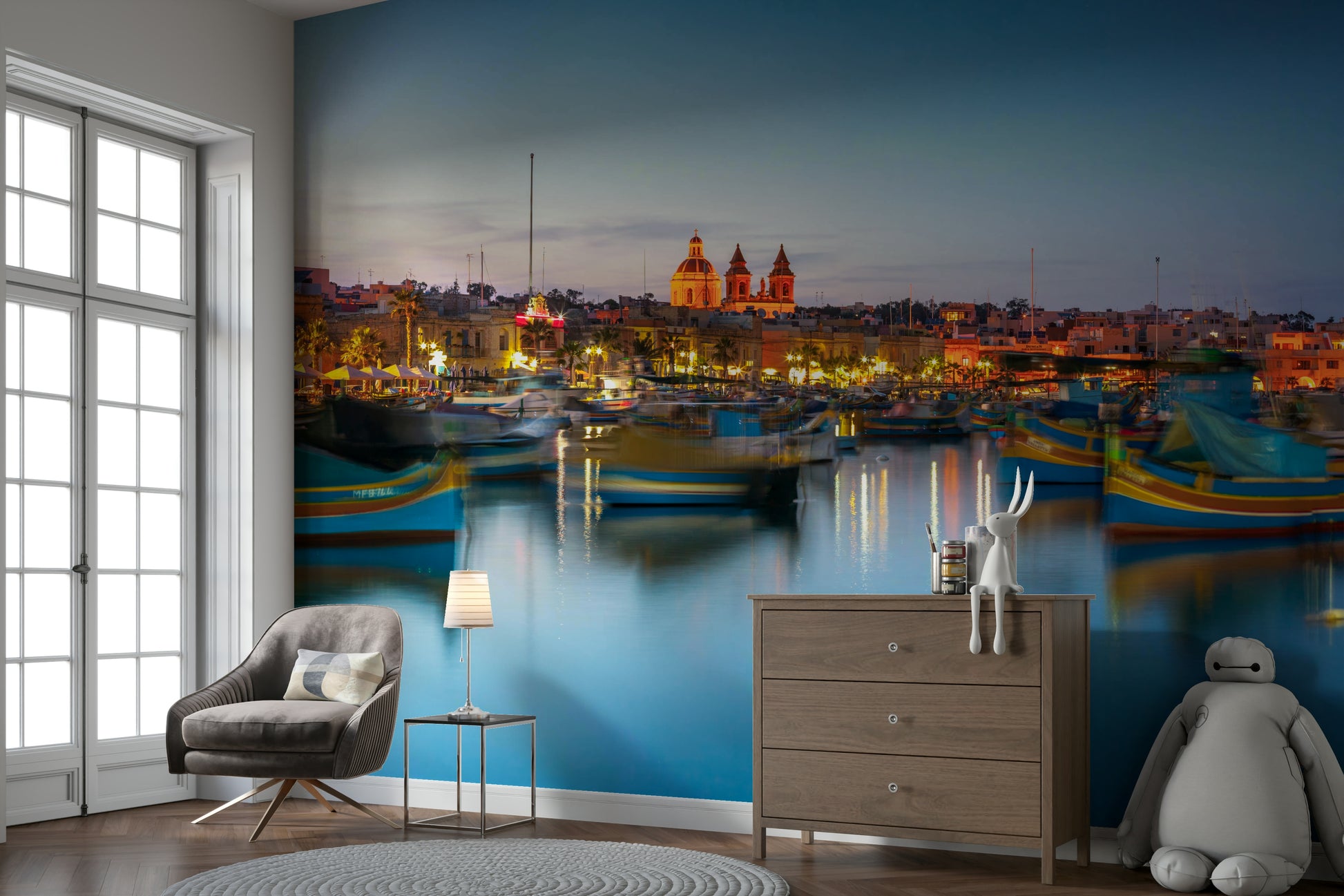 The mural gives a feeling of being on vacation.

