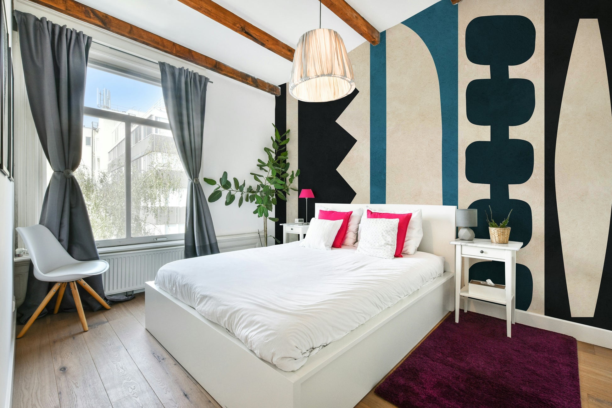 A stereo is visible in the foreground.

