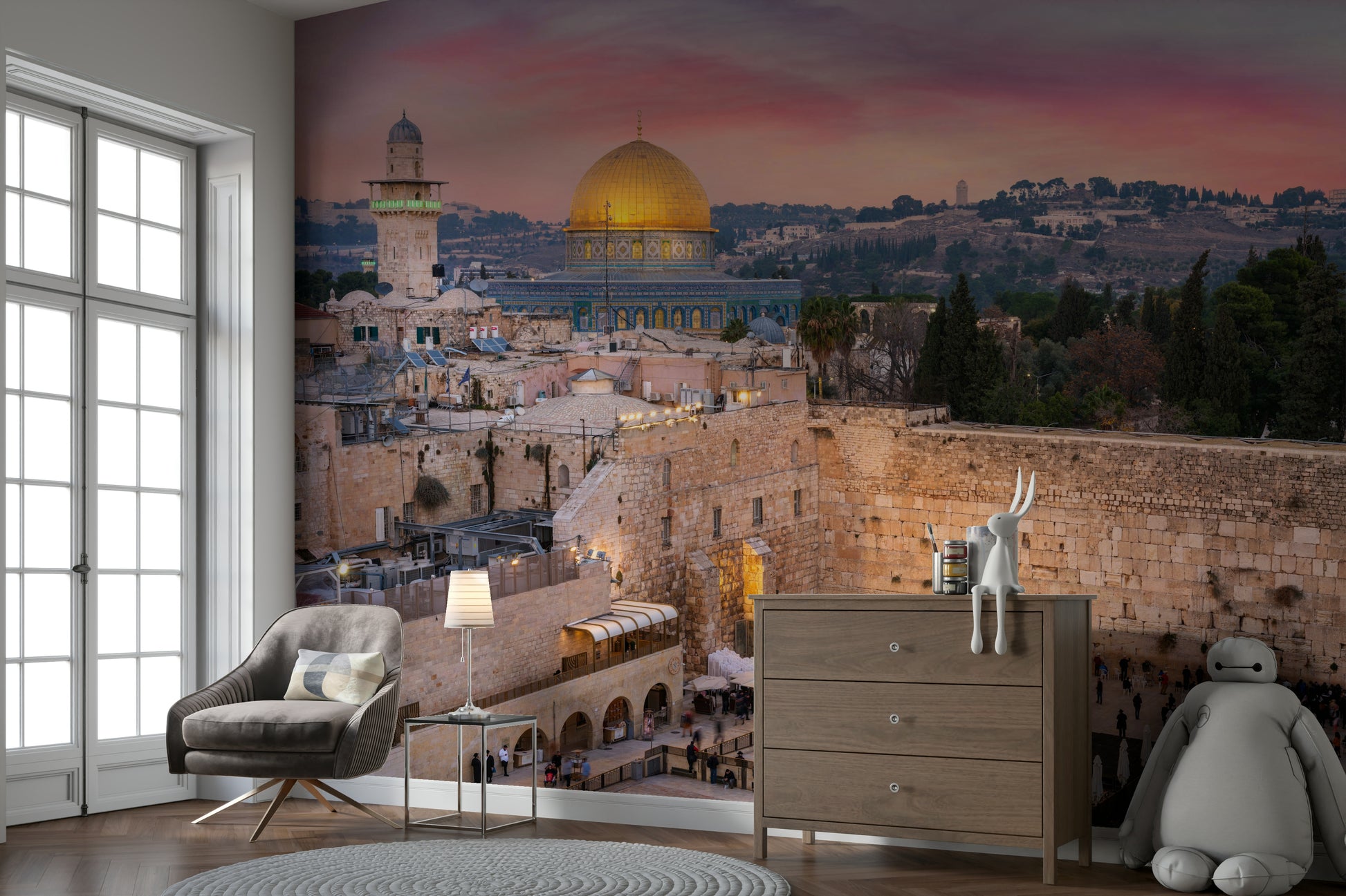 A detail shot of the elegant lines in the wallpaper.

