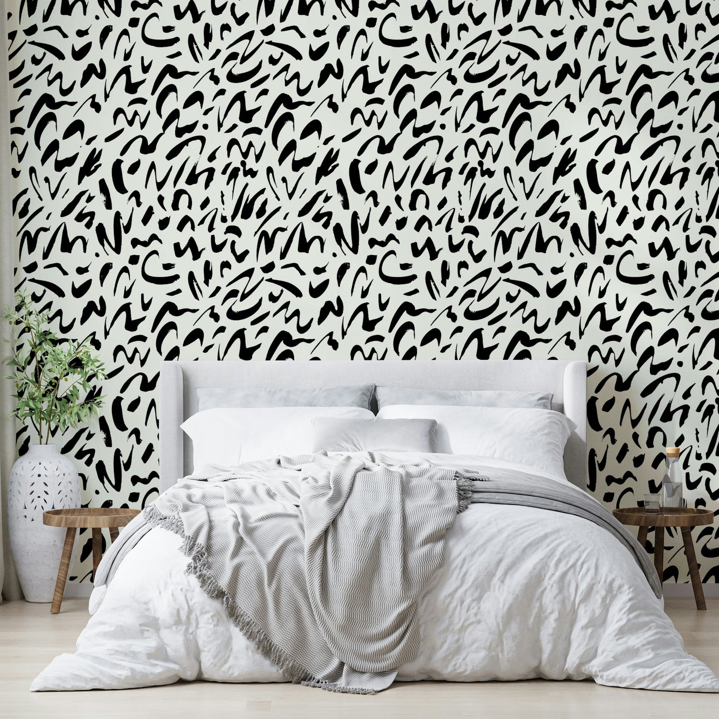 Wall mural with spontaneous lines.
