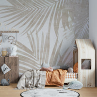 A classic botanical wallpaper for walls in soft beige.

