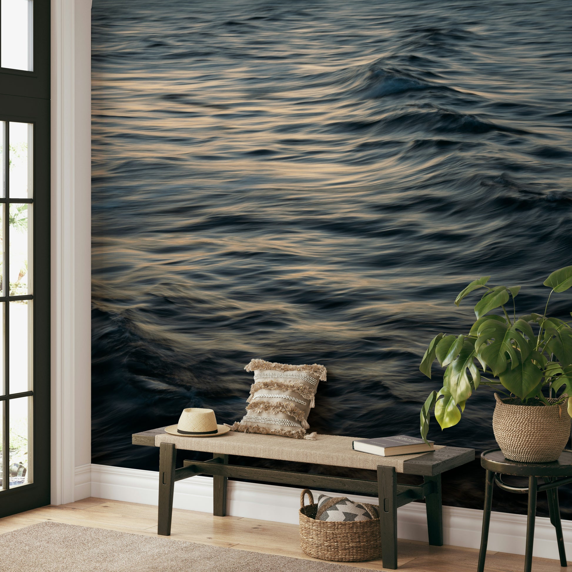 A classic ocean wallpaper for walls with a coastal theme.

