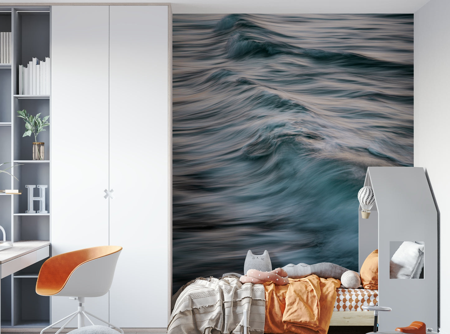 A classic ocean wallpaper for walls with a coastal theme.

