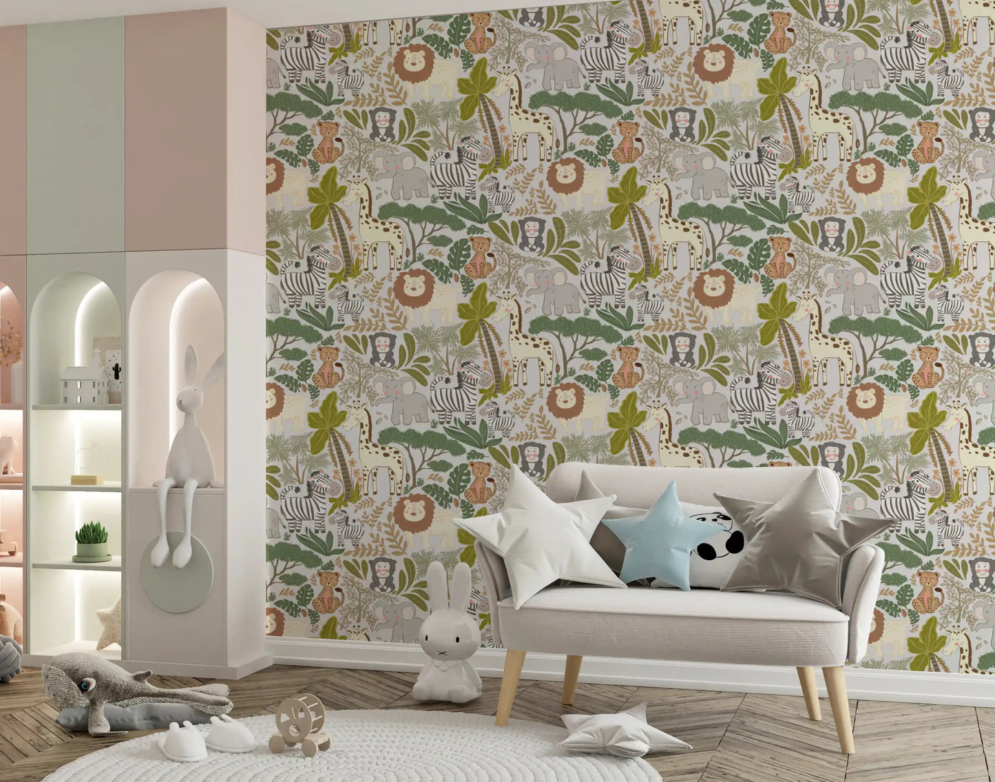 Hand-drawn animal friends featured on this safari themed wallpaper.