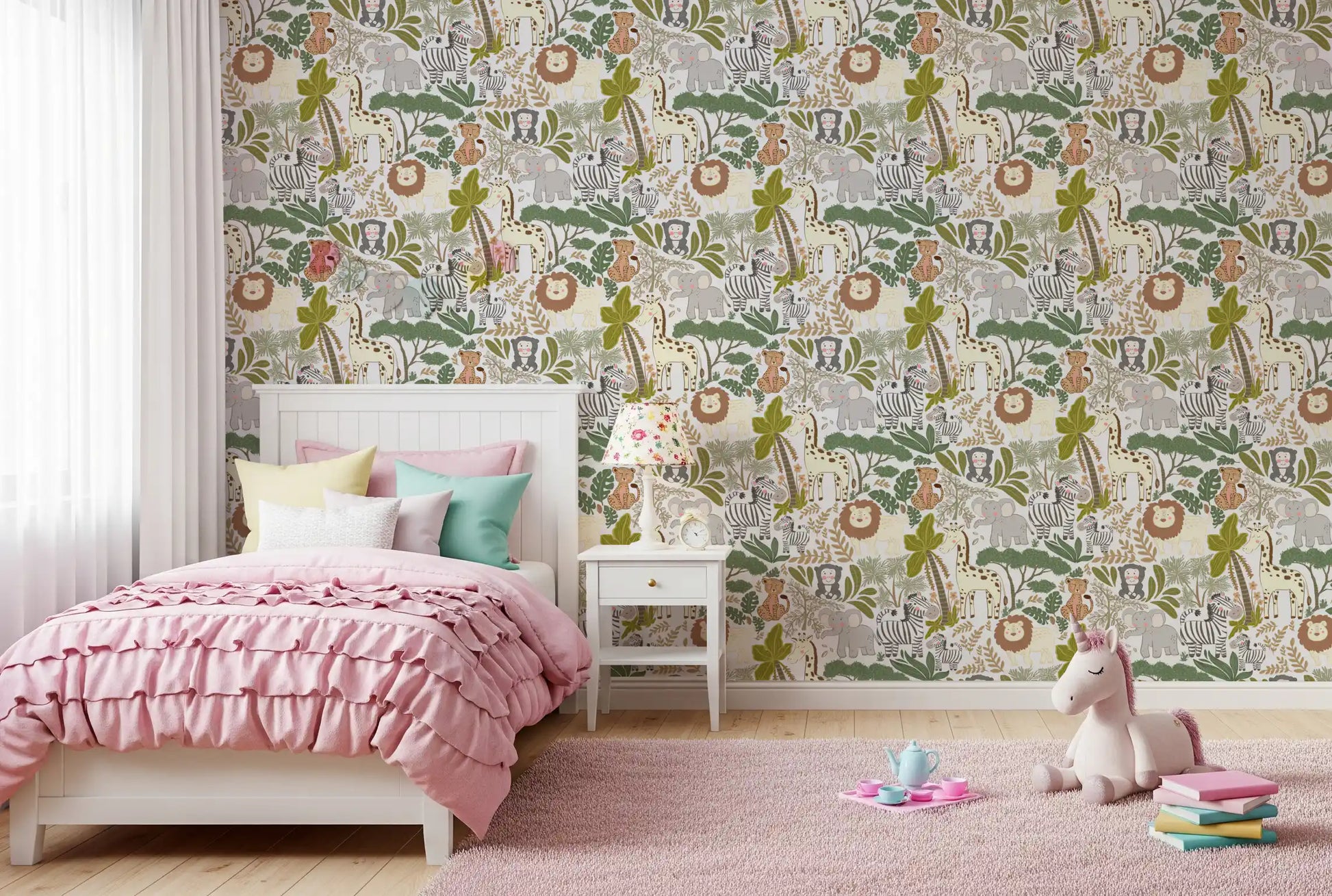 Engaging jungle animals wallpaper for a dynamic and inspiring playroom.