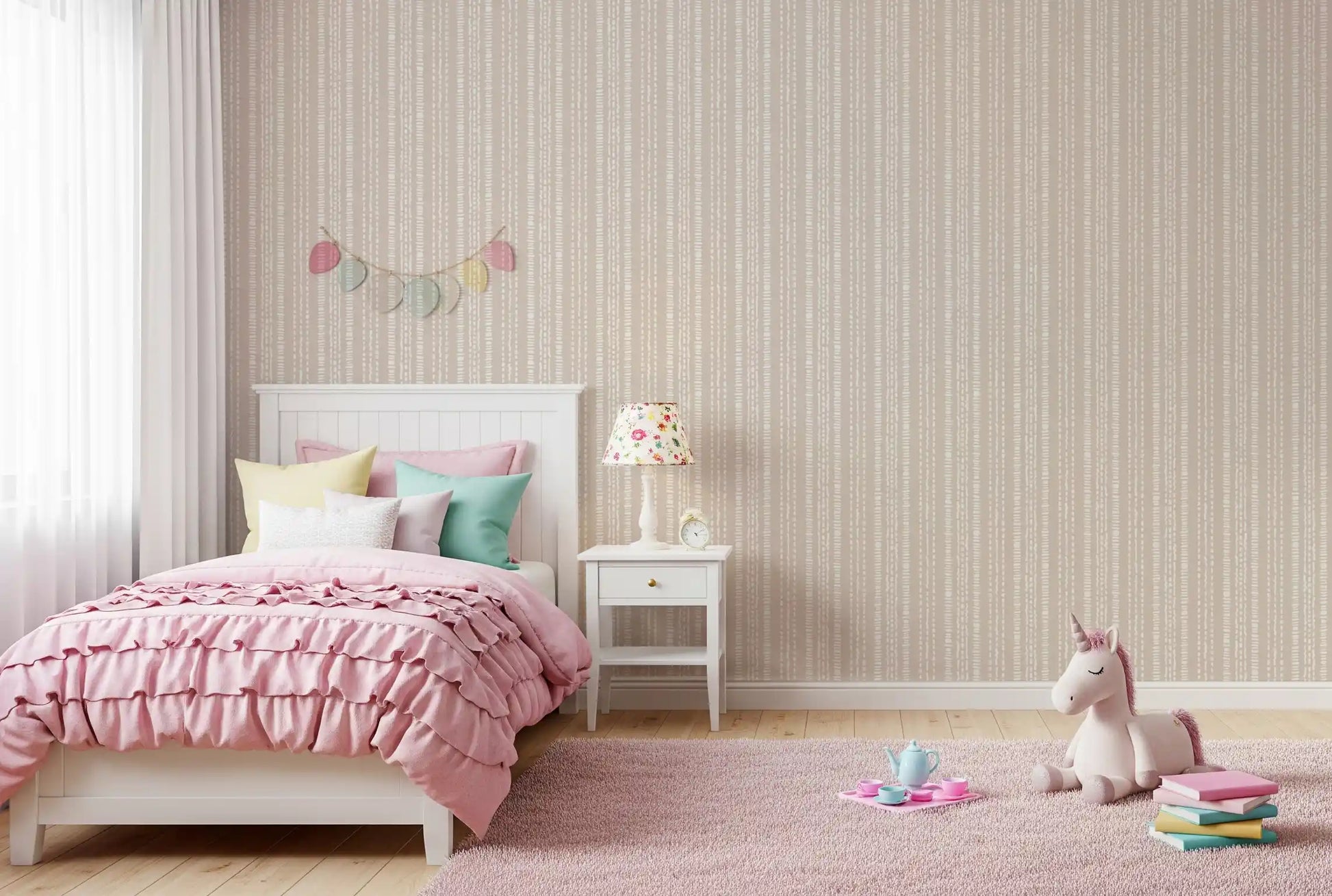 Subtle Creamy Beige Linear Motif Wallpaper⁠