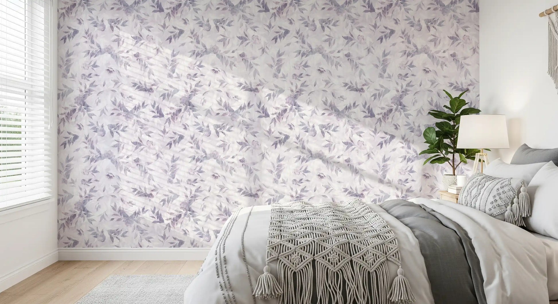 Muted Lavender Botanical Leaf Trail Wallpaper⁠