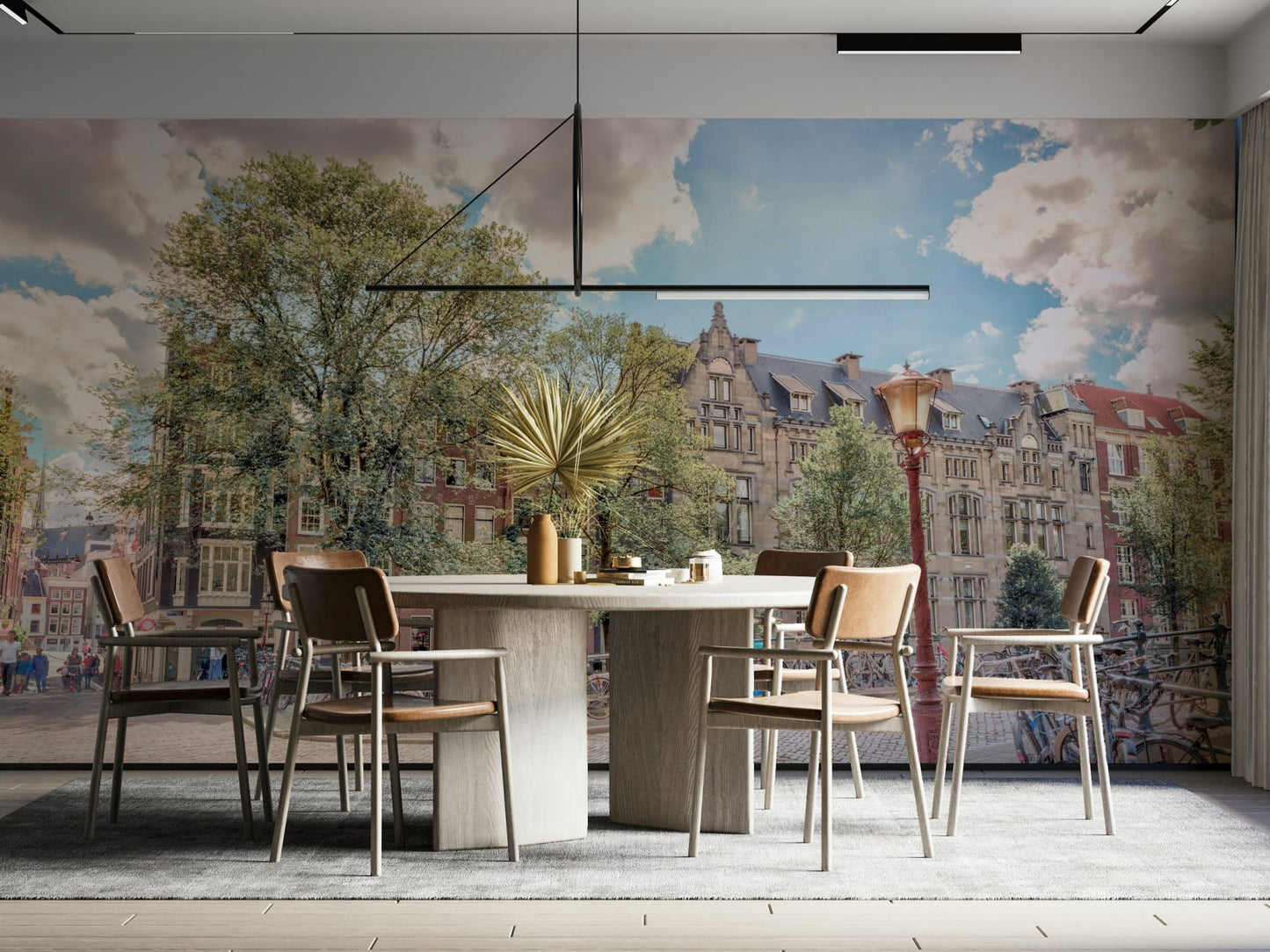 The feeling is one of fresh elegance.

