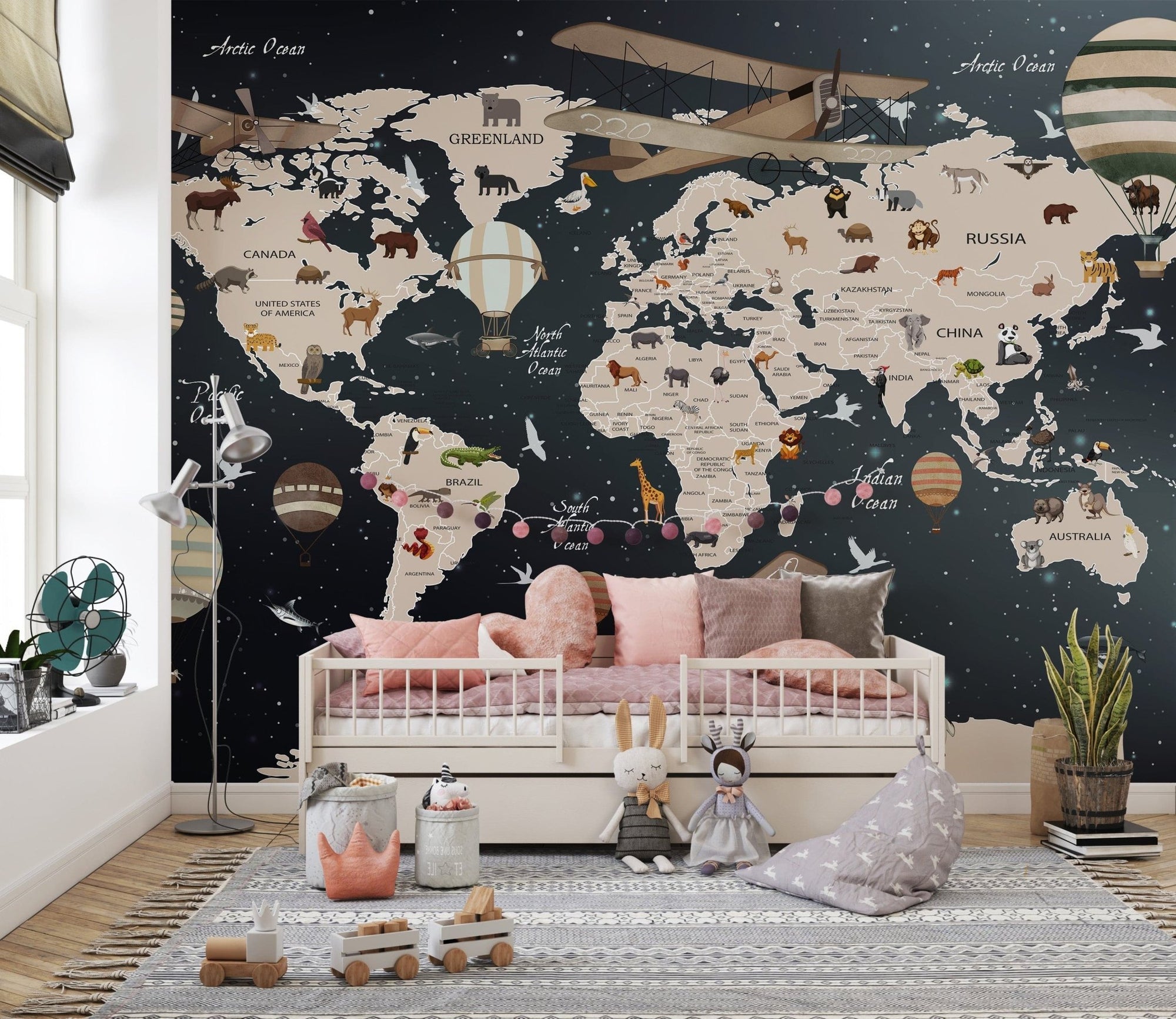 Kids' world map wallpaper with animals A872