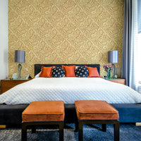 Autumn-inspired paisley wallpaper

