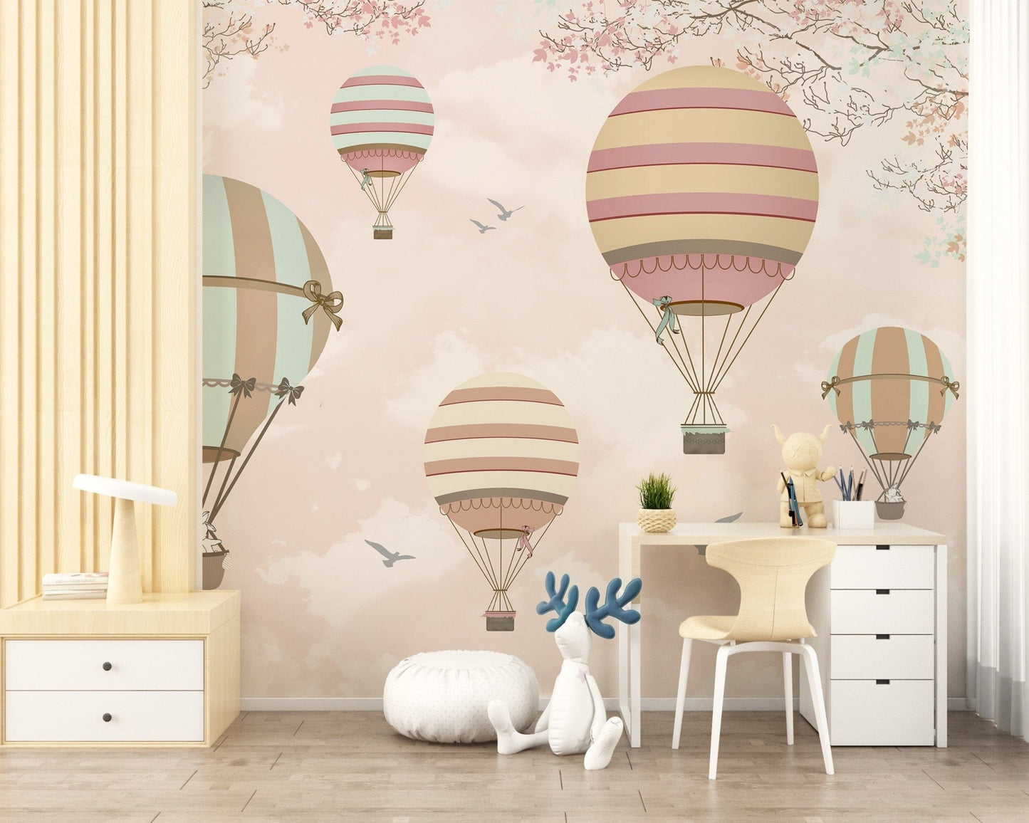 Balloons in the sky wallpaper for children
