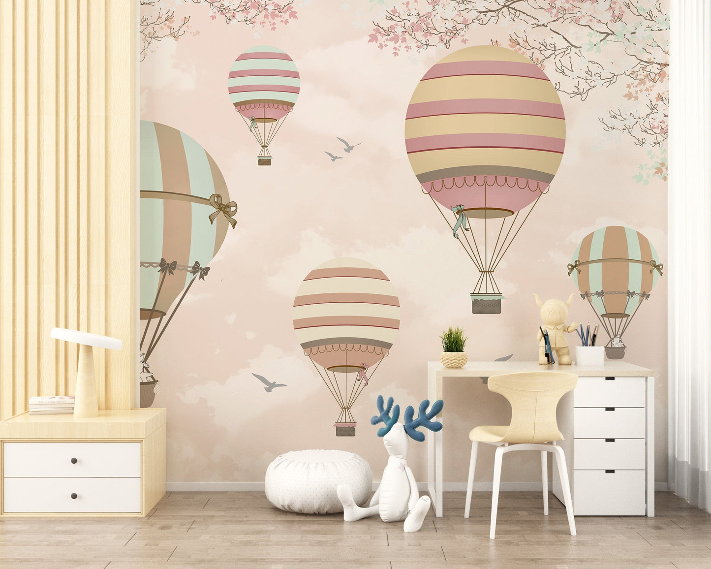 Balloons in the sky wallpaper for children
