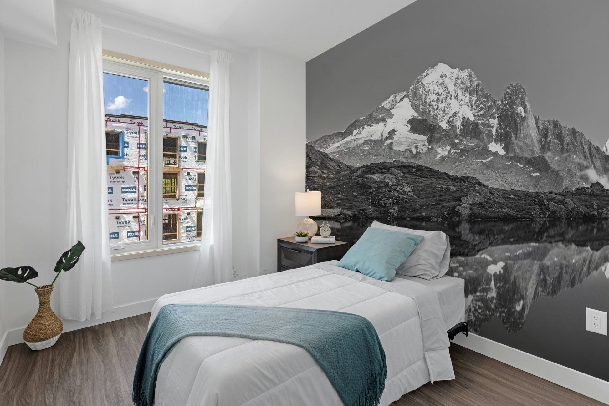 Black & White Landscape Mountain Wallpaper - Giffywalls A704
