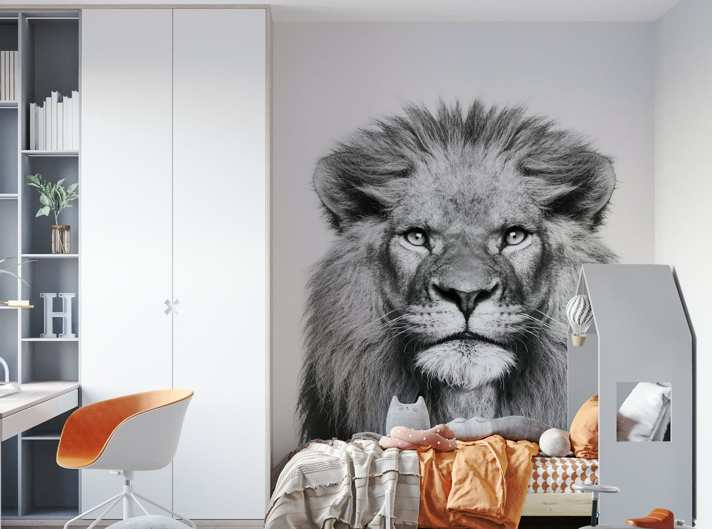 Monochrome lion with full mane GD311