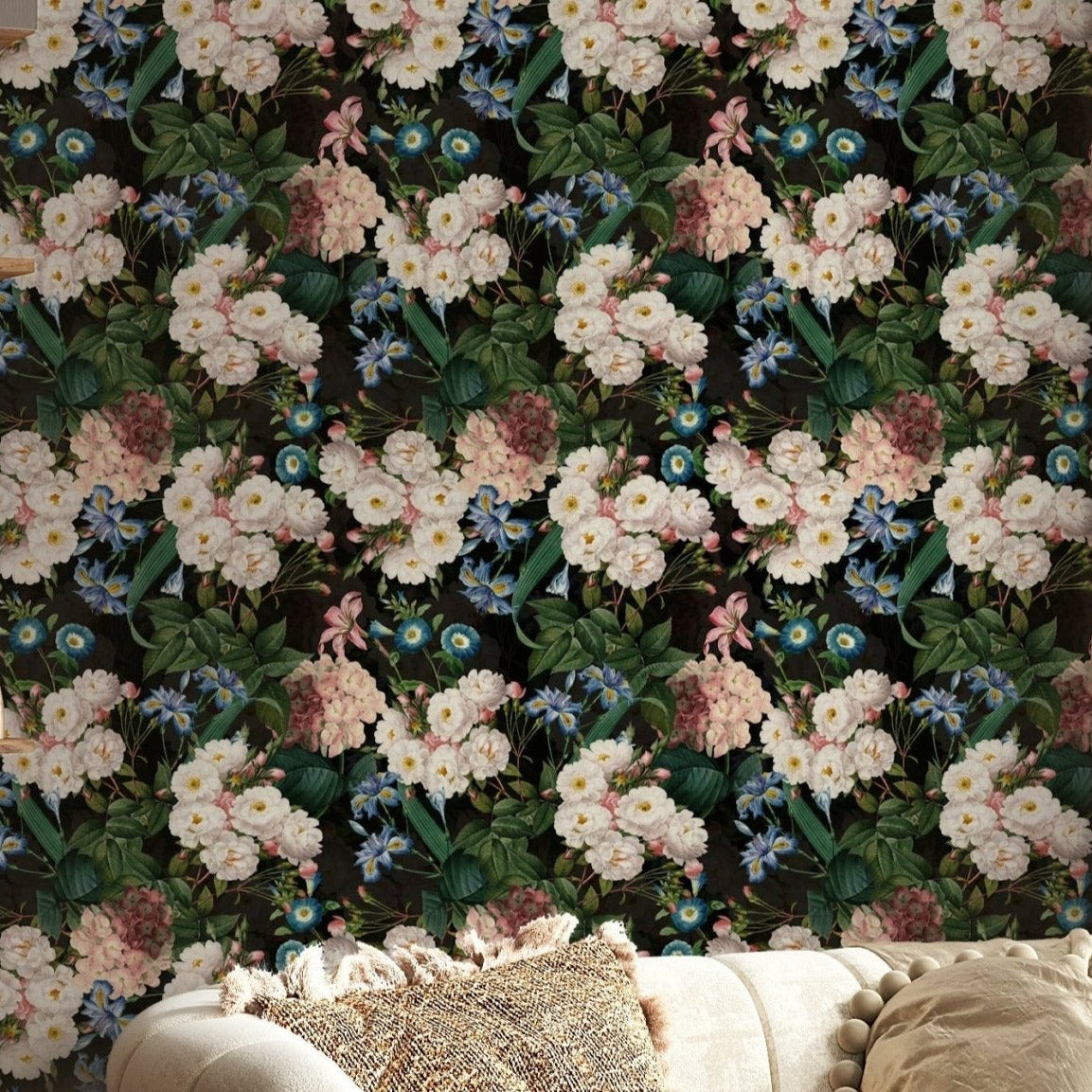 Lush night garden wallpaper featuring vibrant leaves, GD1345