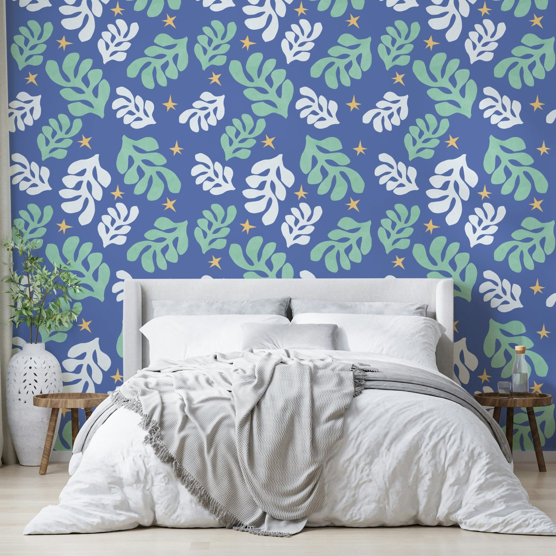 The style is artistic and natural.

