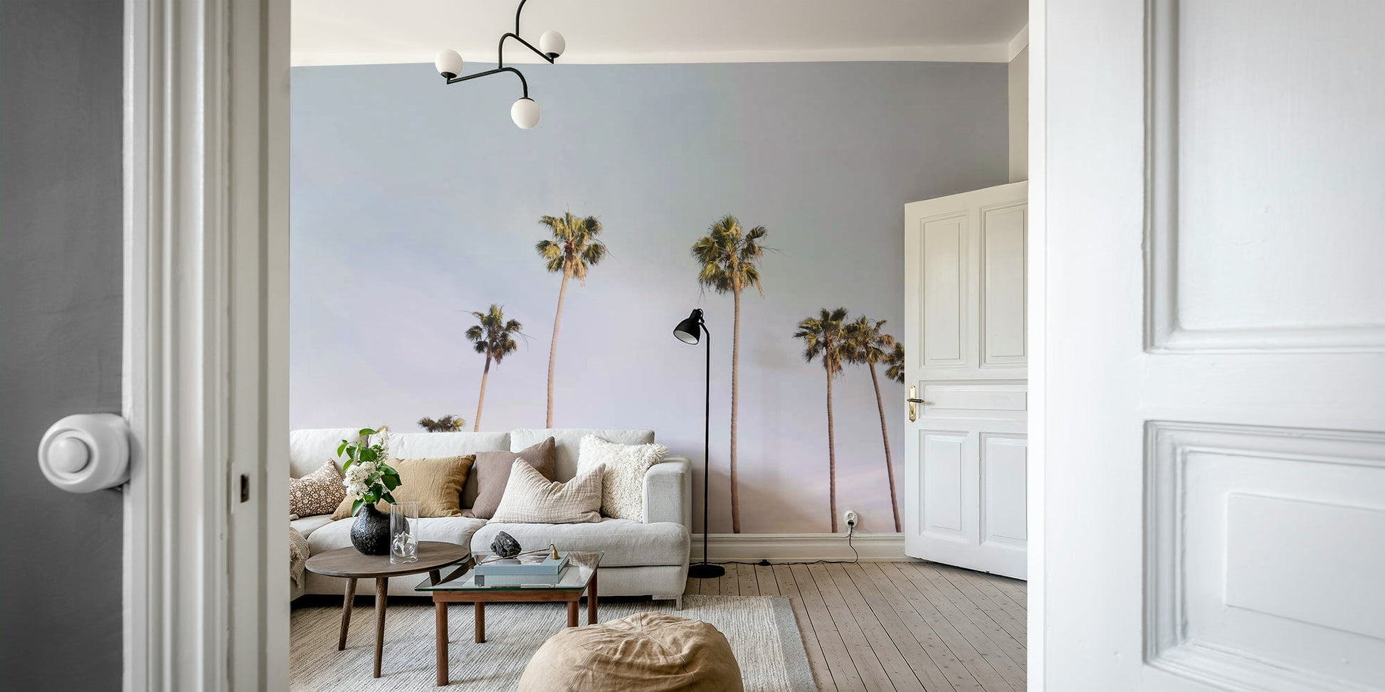 Relaxing California beach vibes on the California Dreaming Mural.

