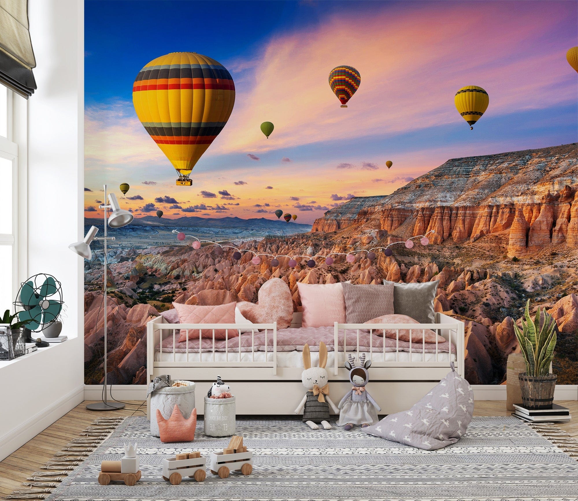 Vibrant balloon mural for kids' room, B390
