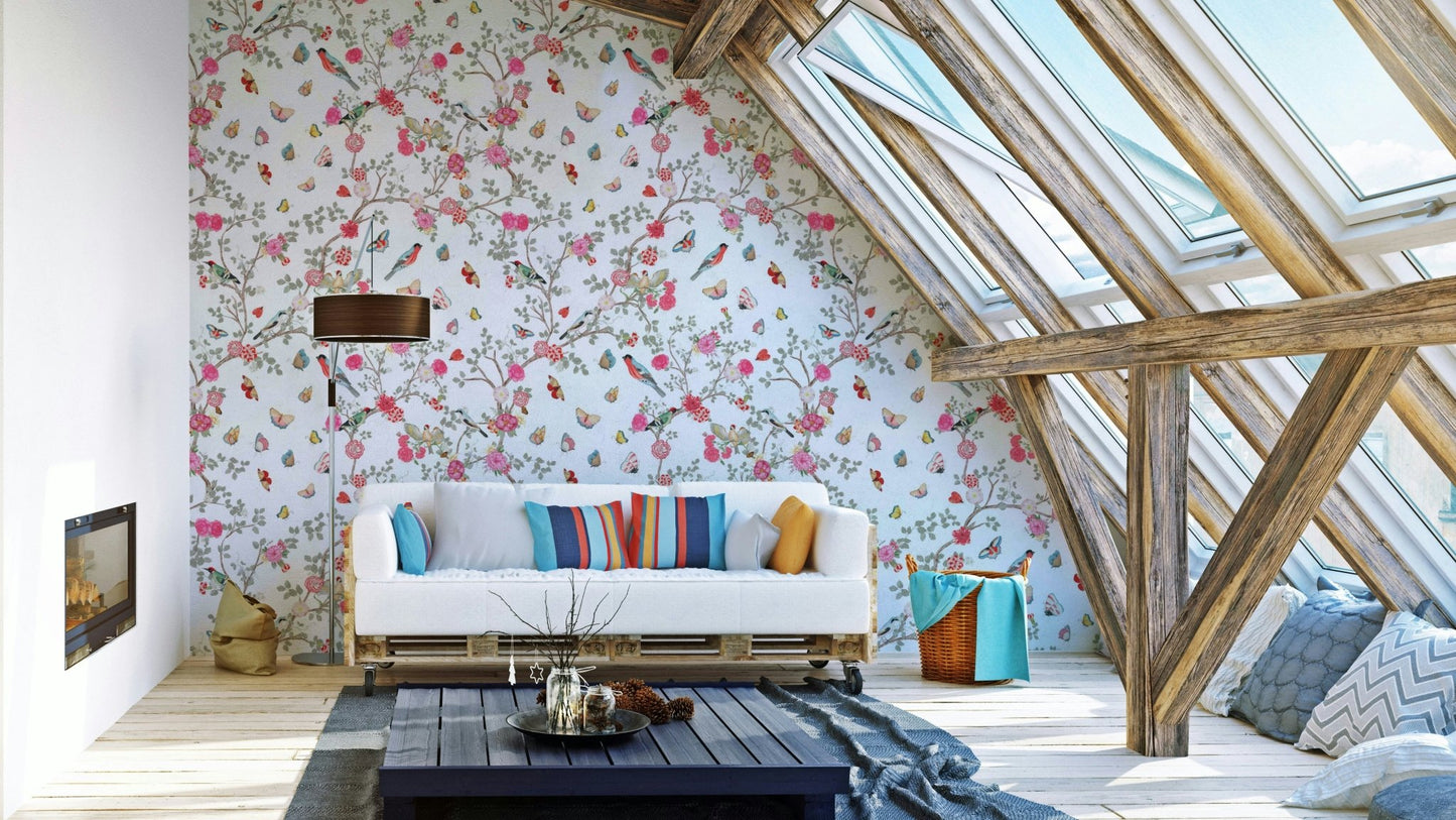 Delicate and intricate Chinoiserie design.

