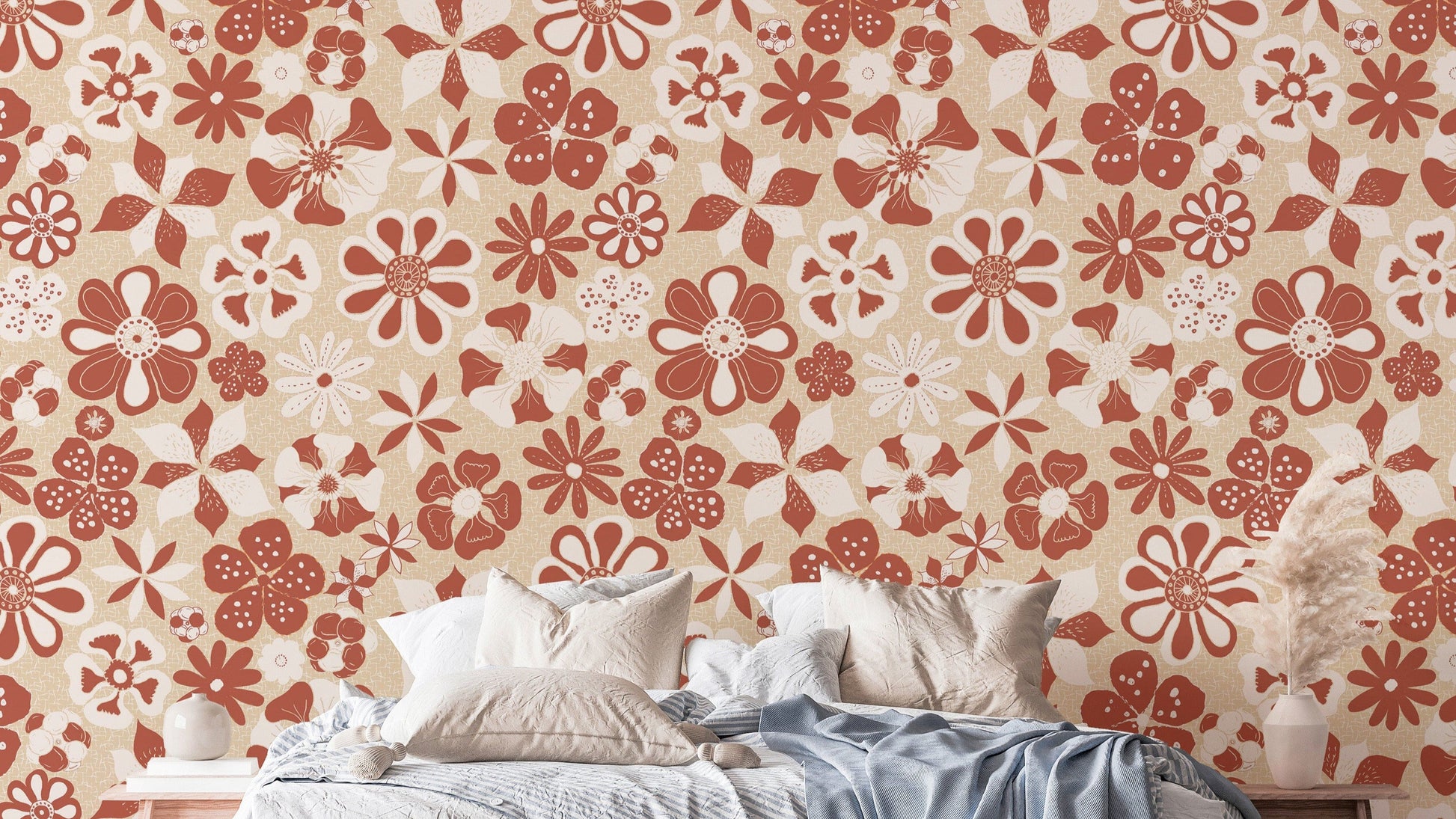 Cream wallpaper with retro flowers


