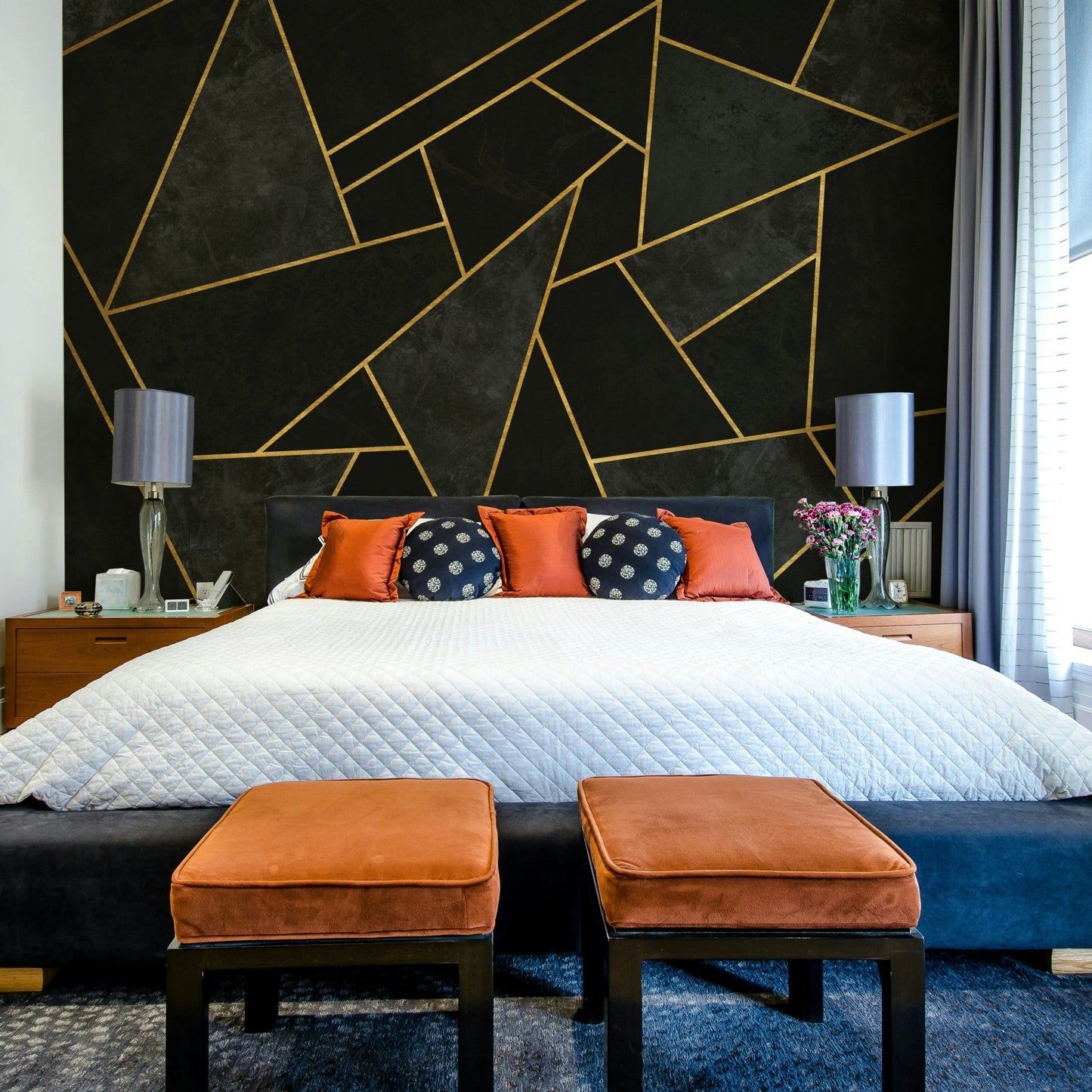 Sleek and dramatic wall wallpaper
