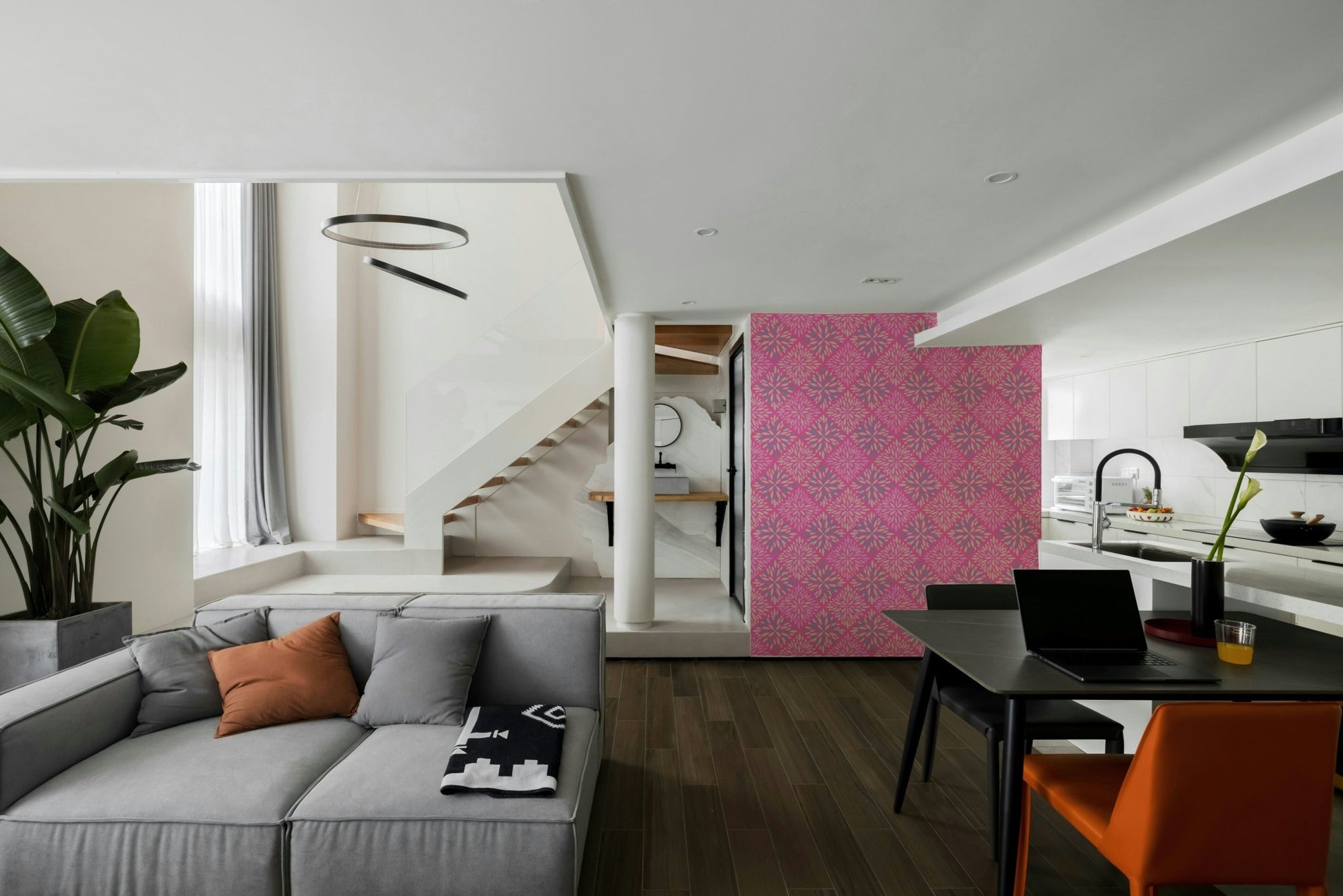 A detail shot of the hot pink hues in the design., GD4555