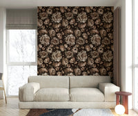 The style is Baroque-inspired and elegant.

