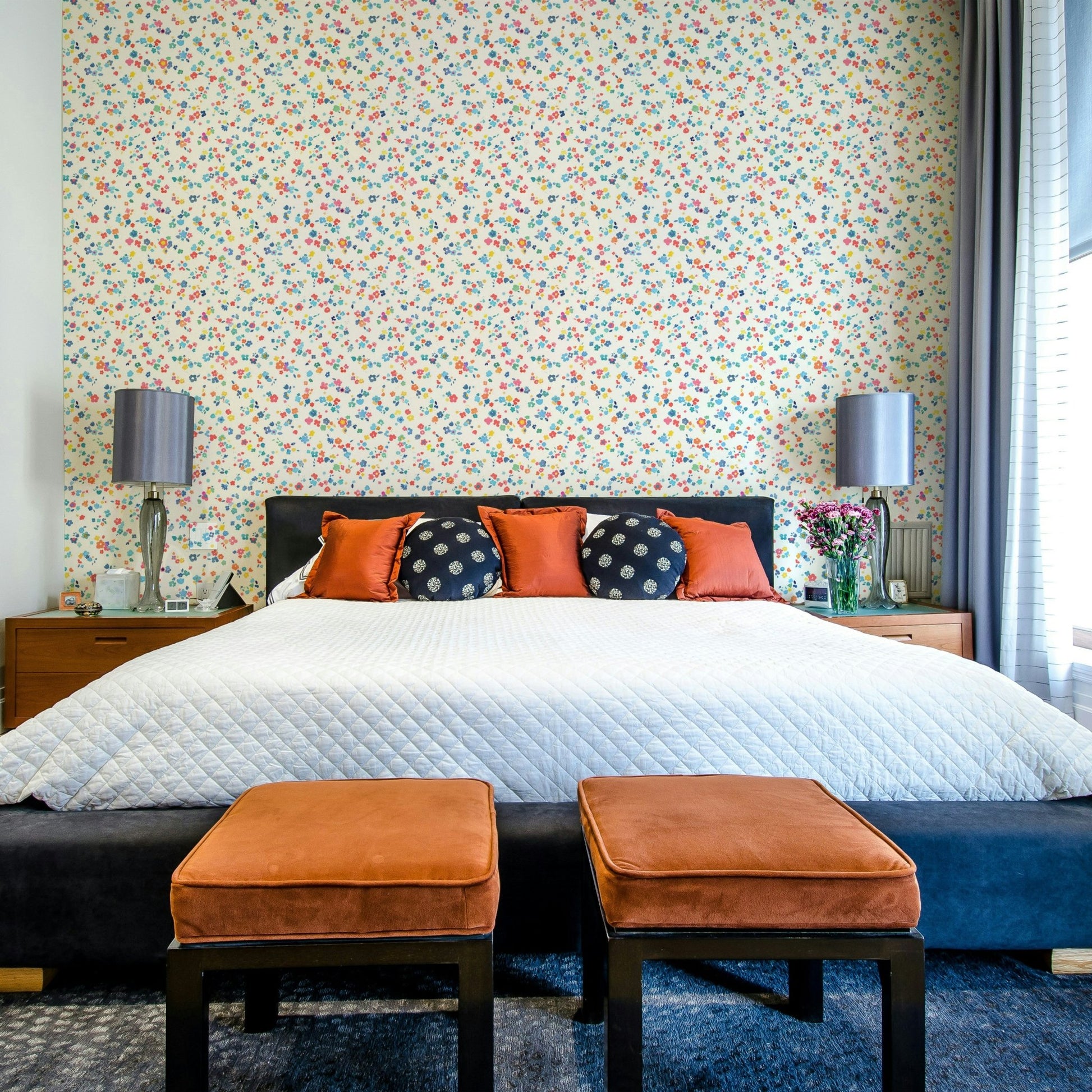 Minimal flower wall design

