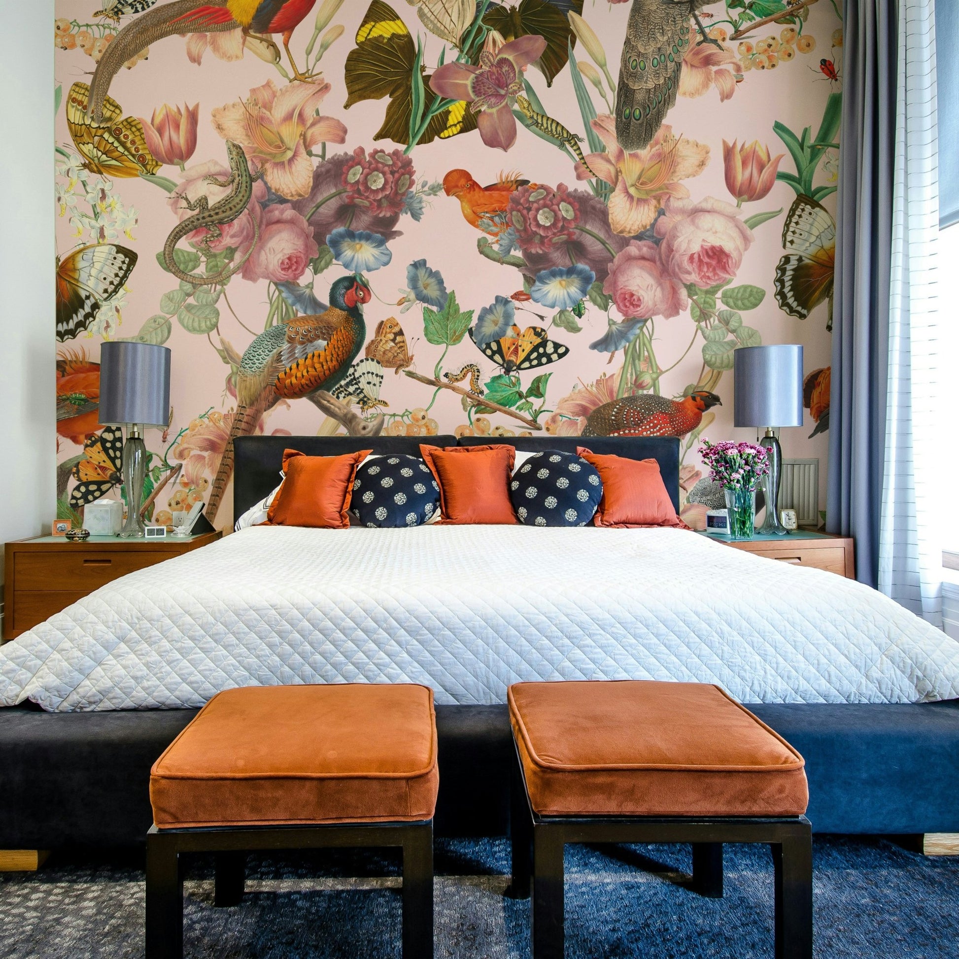 Nature-inspired Divertirs Wall Mural with peacock-like birds

