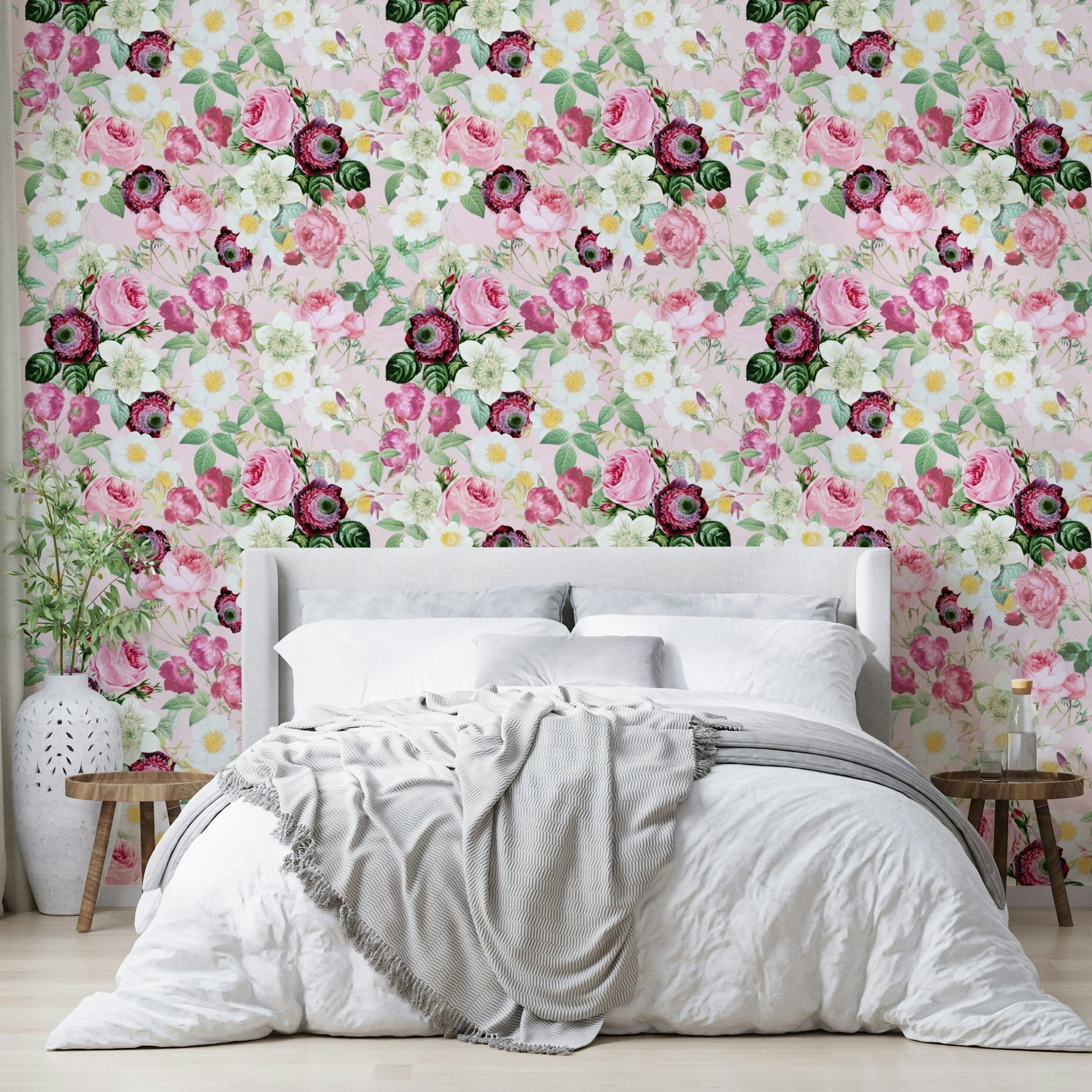Floral roses wallpaper bringing an enchanted garden indoors., GD1342