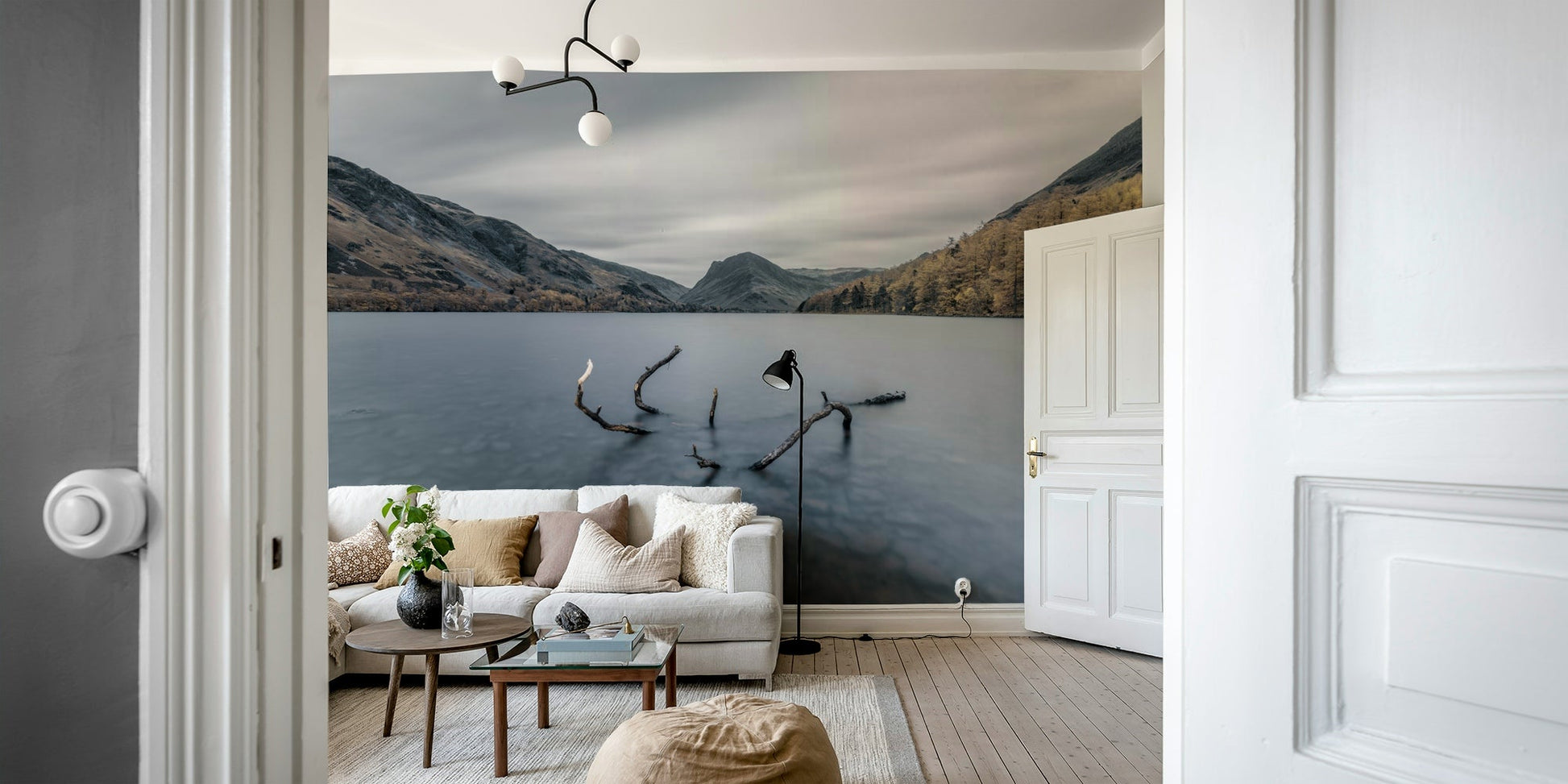 The composition is wide and panoramic.

