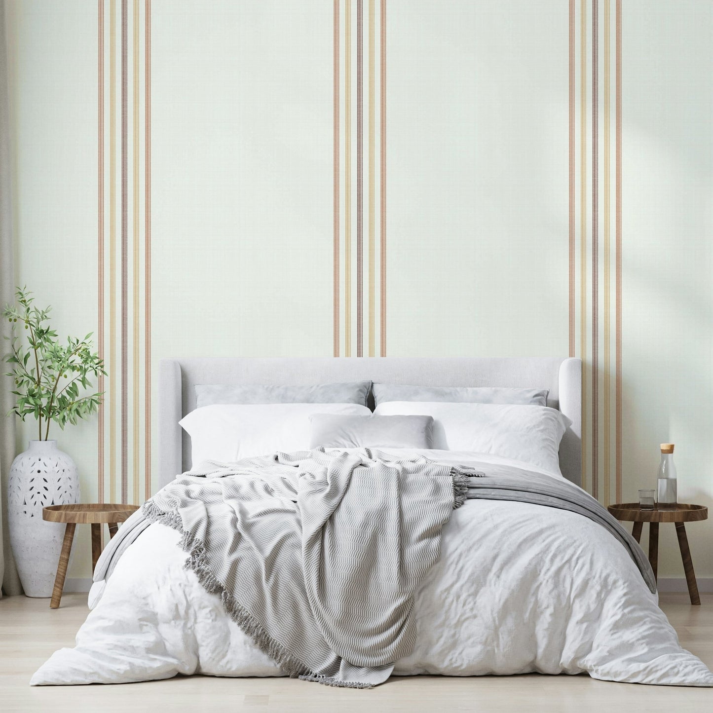 Mural wallpaper with delicate vertical stripes
