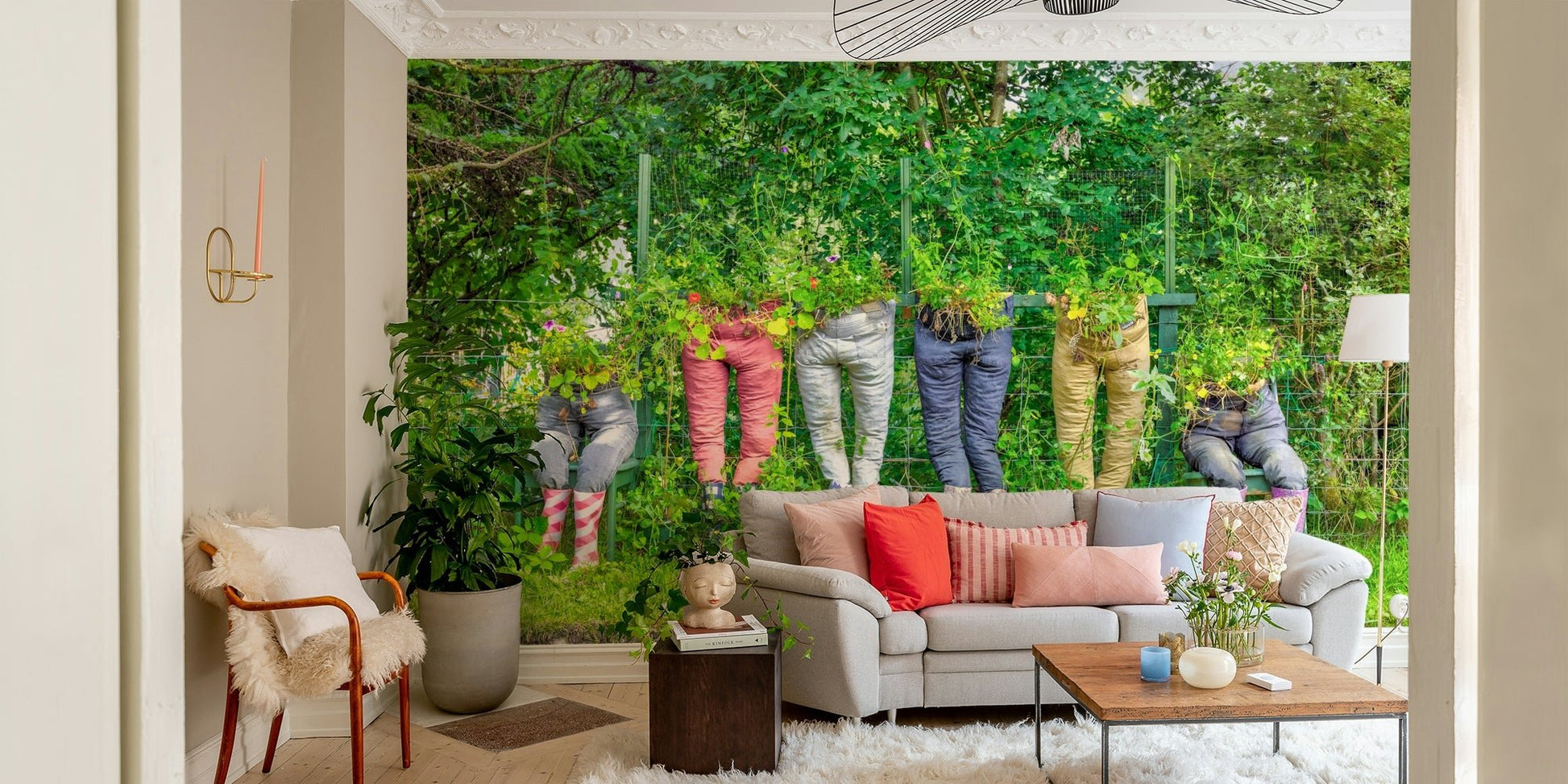 Fun wallpaper with pants full of plants

