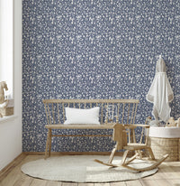 Elegant dense Gentle Foliage Wallpaper leaf motif.