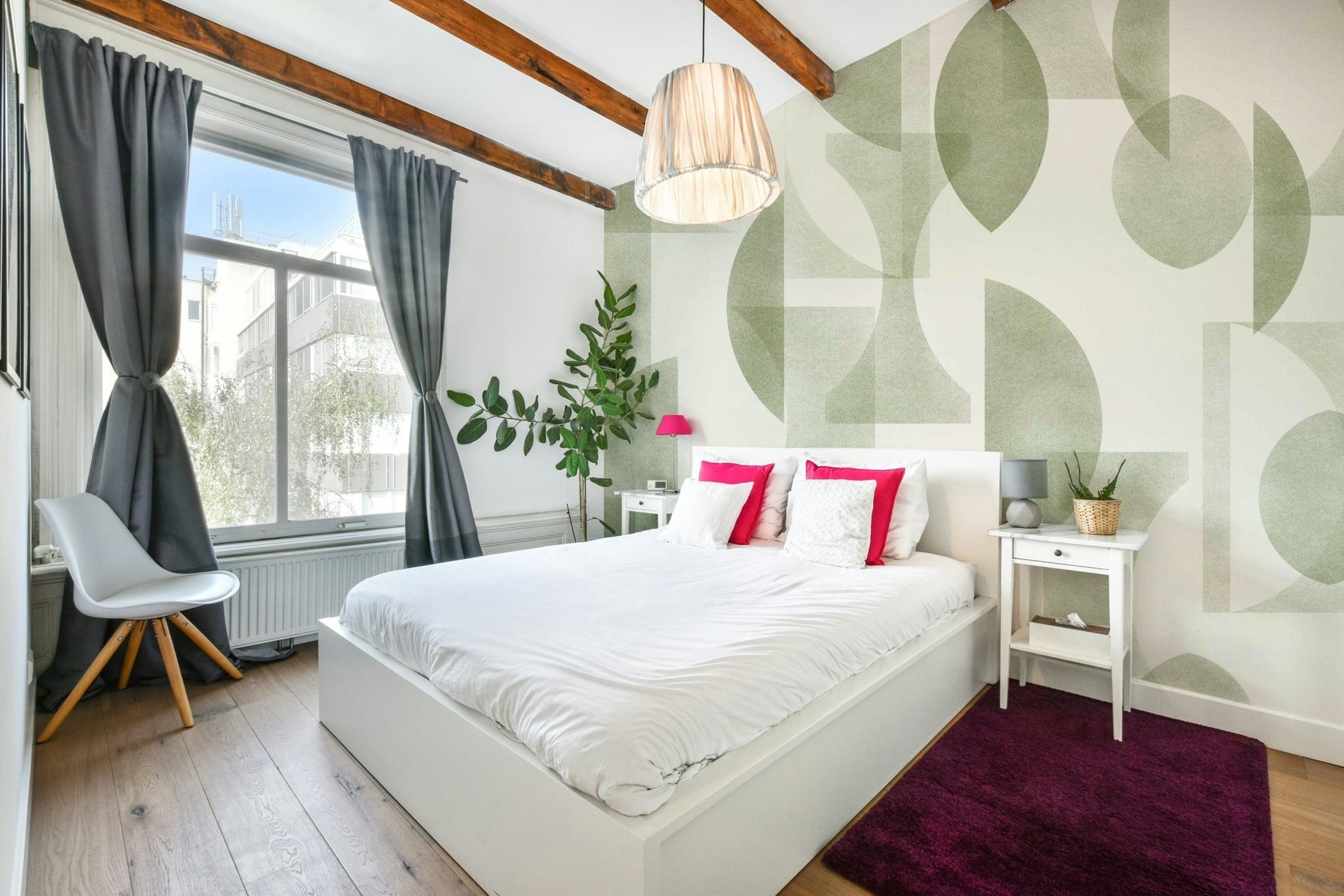 The lines are clean and precise.
